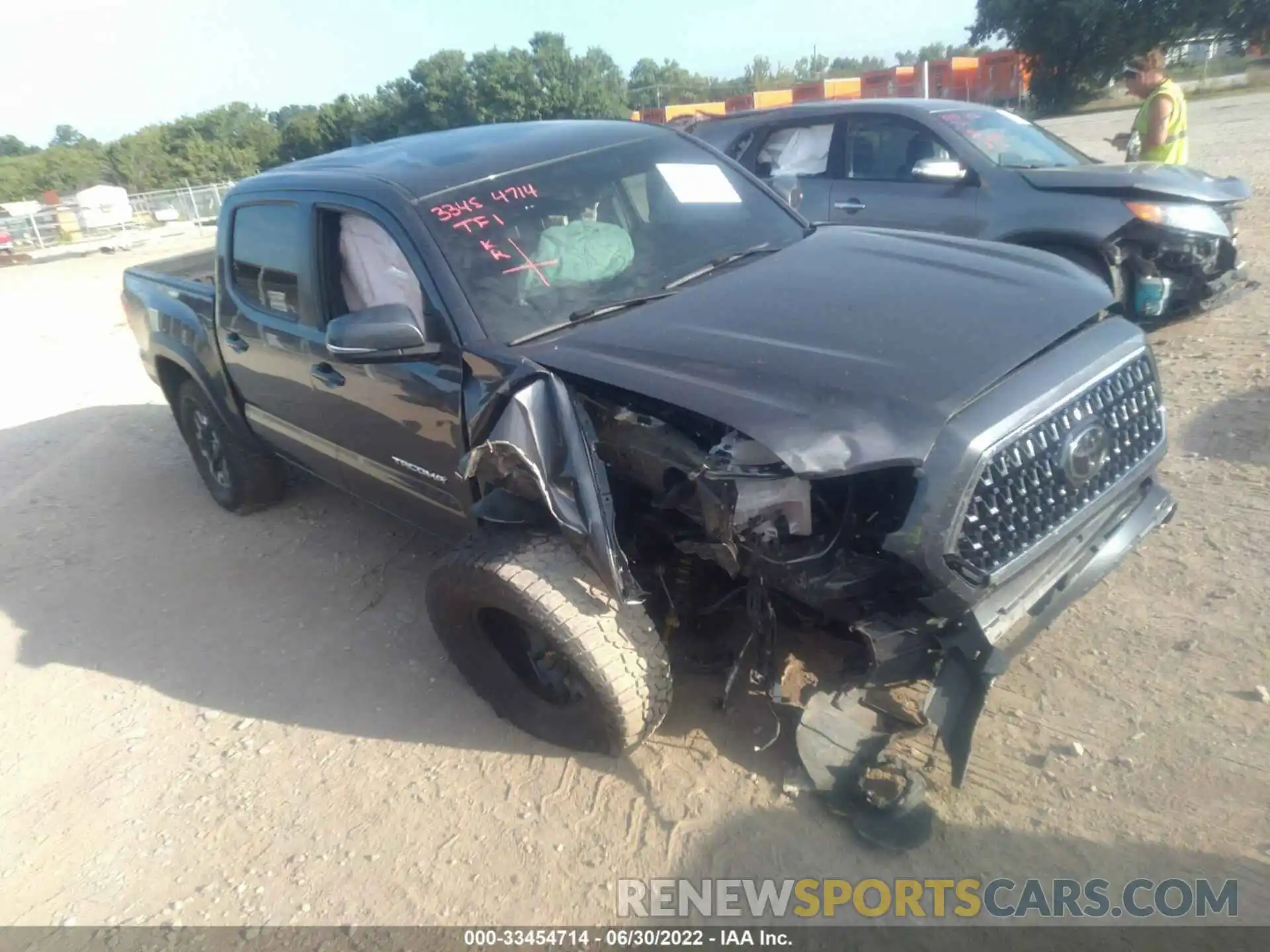 1 Photograph of a damaged car 3TMCZ5AN0KM238487 TOYOTA TACOMA 4WD 2019