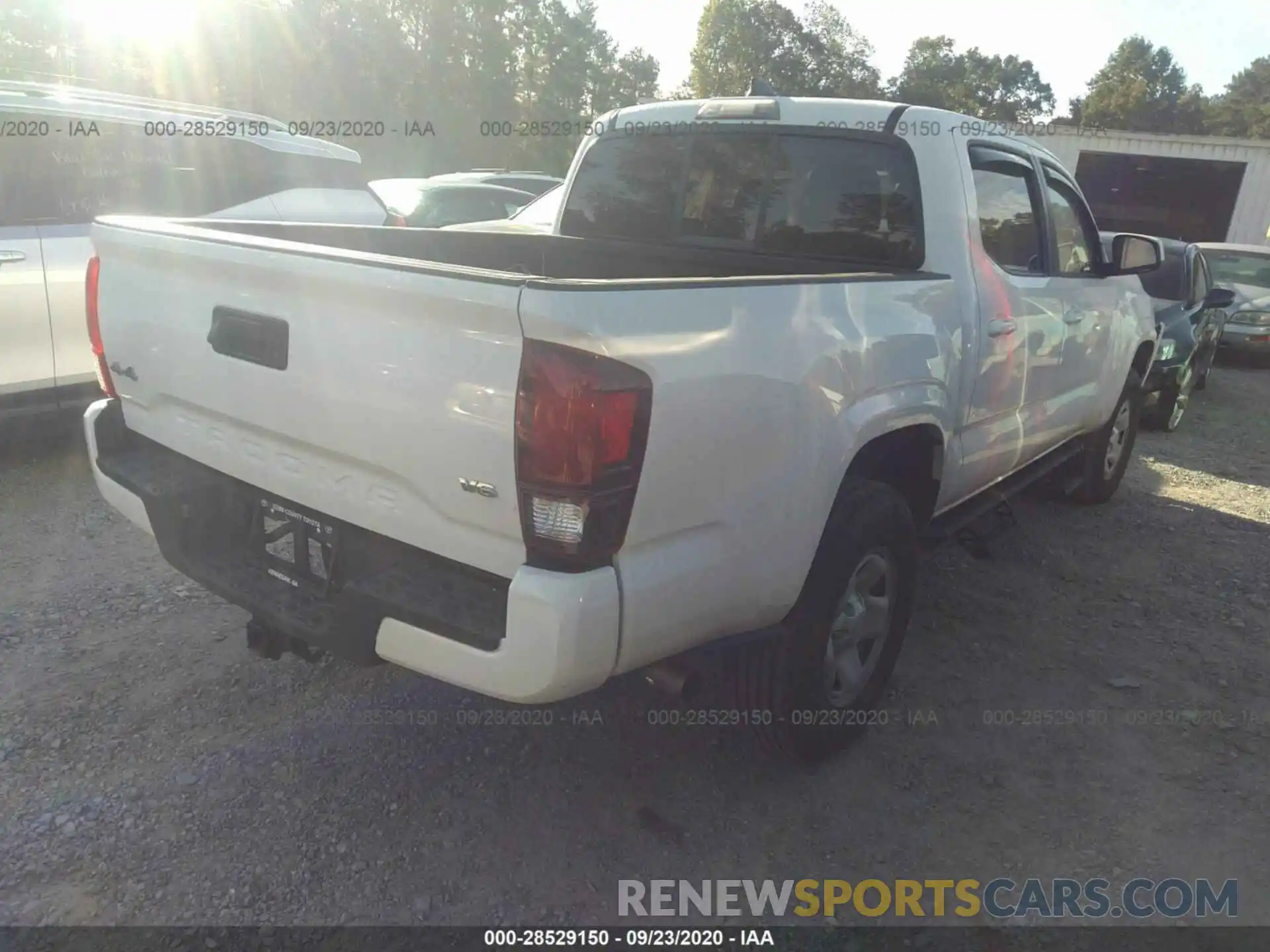 4 Photograph of a damaged car 3TMCZ5AN0KM249621 TOYOTA TACOMA 4WD 2019