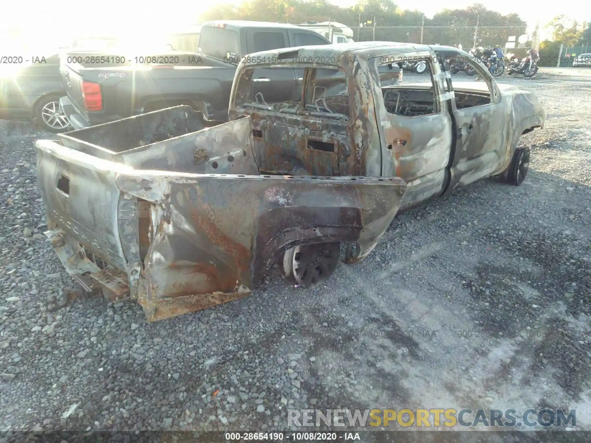 4 Photograph of a damaged car 3TMCZ5AN0KM255032 TOYOTA TACOMA 4WD 2019