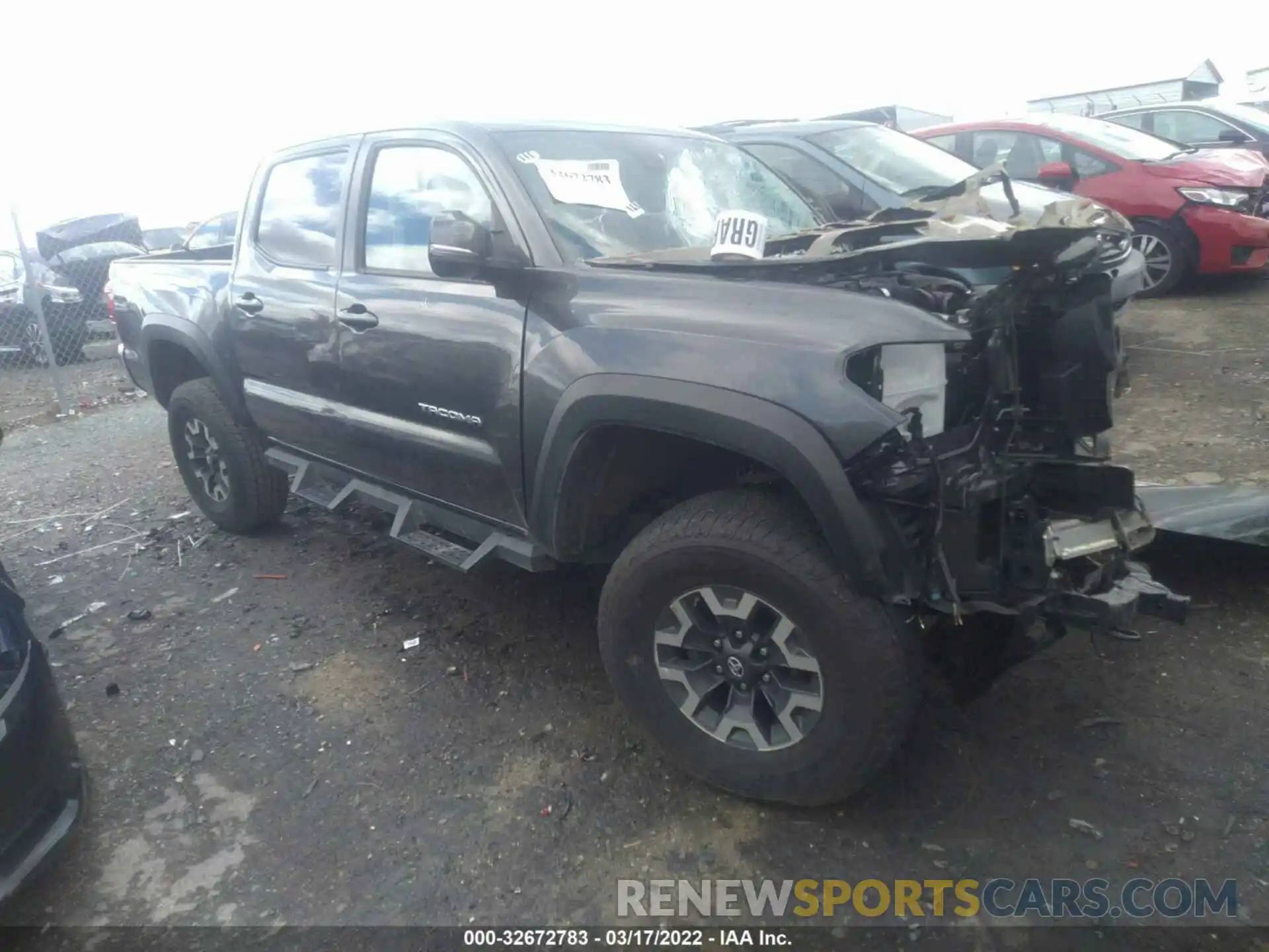 1 Фотография поврежденного автомобиля 3TMCZ5AN0KM256357 TOYOTA TACOMA 4WD 2019