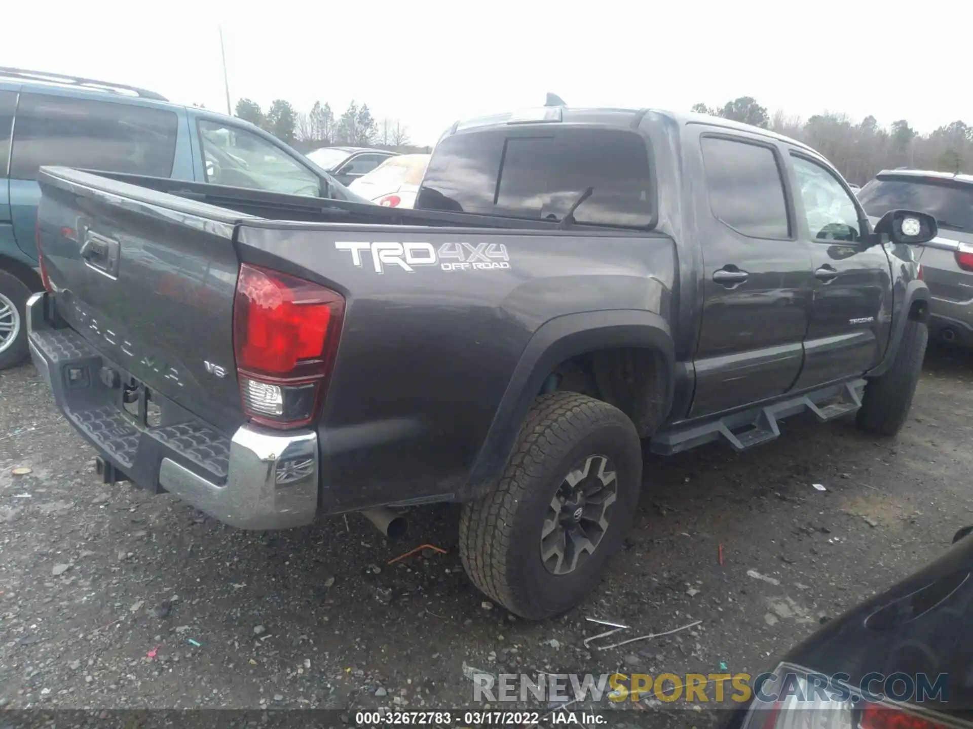 4 Photograph of a damaged car 3TMCZ5AN0KM256357 TOYOTA TACOMA 4WD 2019