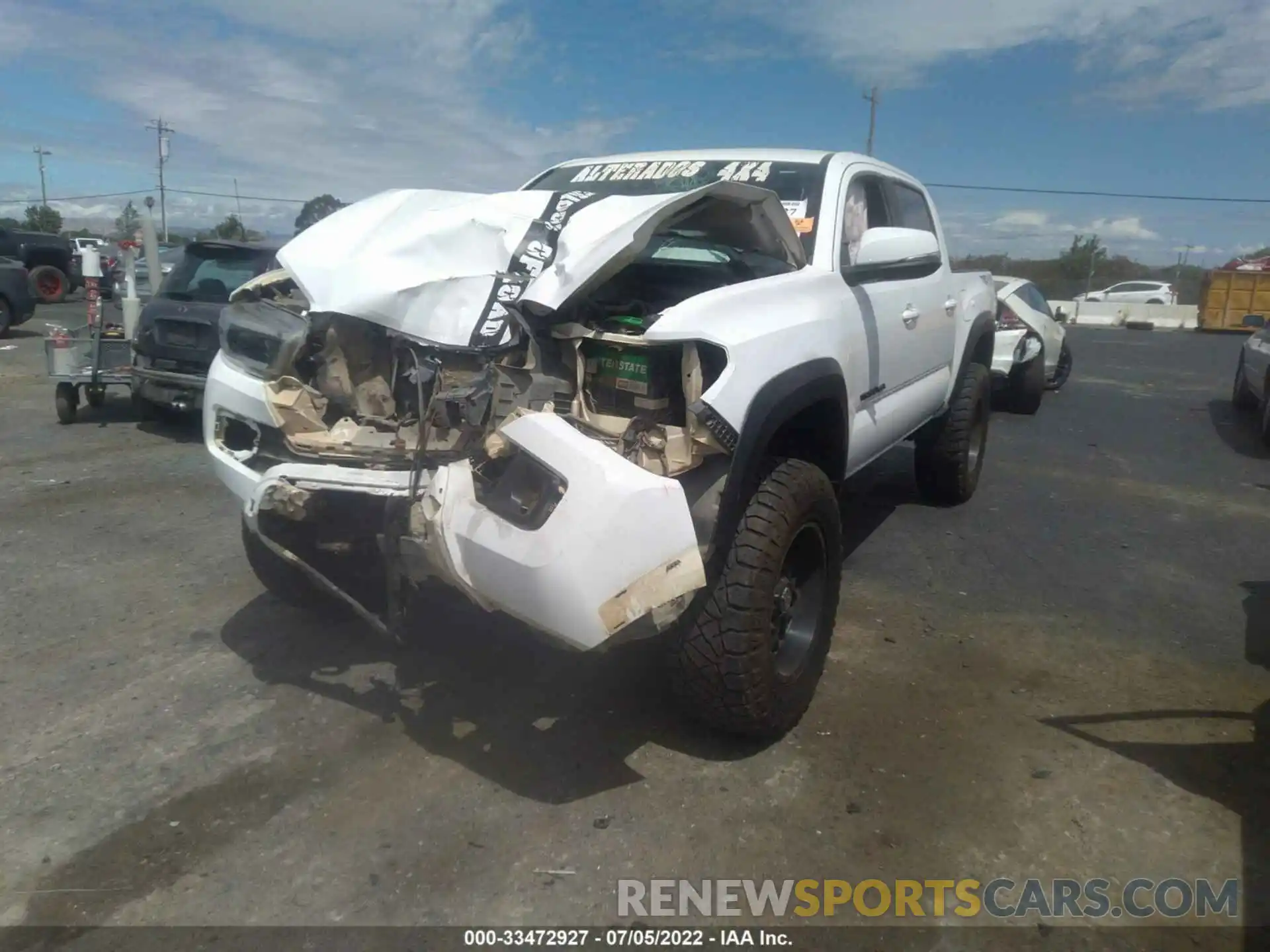 2 Photograph of a damaged car 3TMCZ5AN0KM256553 TOYOTA TACOMA 4WD 2019