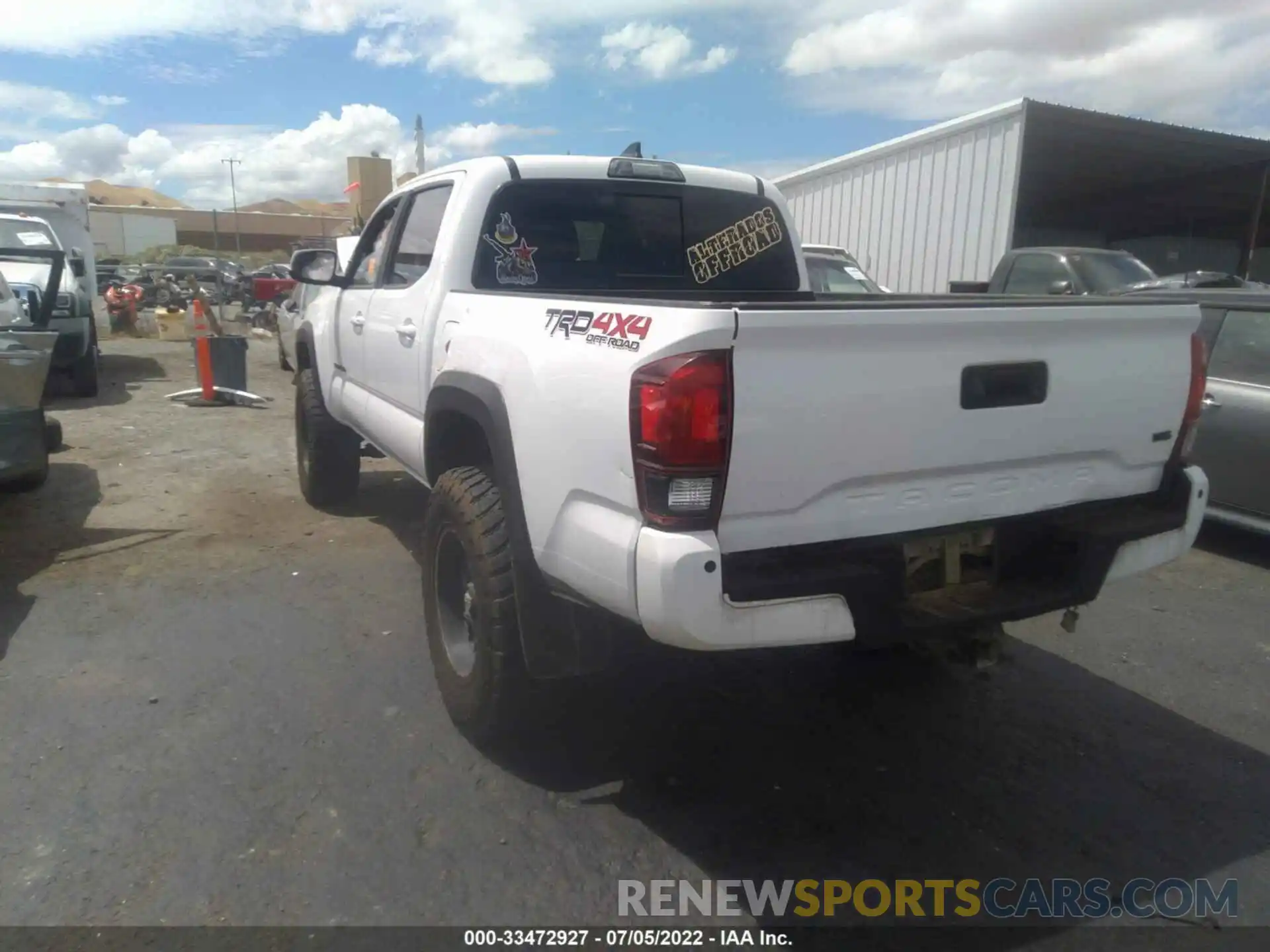 3 Photograph of a damaged car 3TMCZ5AN0KM256553 TOYOTA TACOMA 4WD 2019