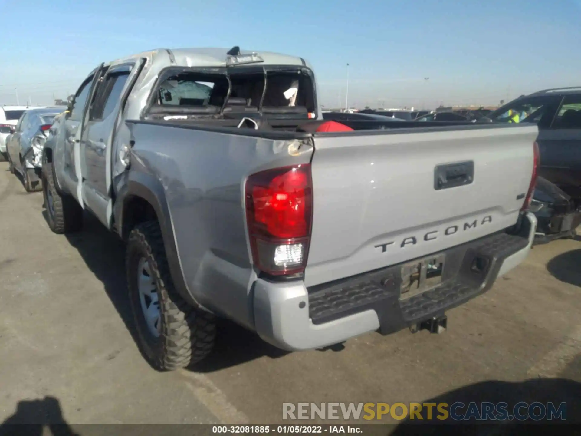 3 Photograph of a damaged car 3TMCZ5AN0KM257489 TOYOTA TACOMA 4WD 2019