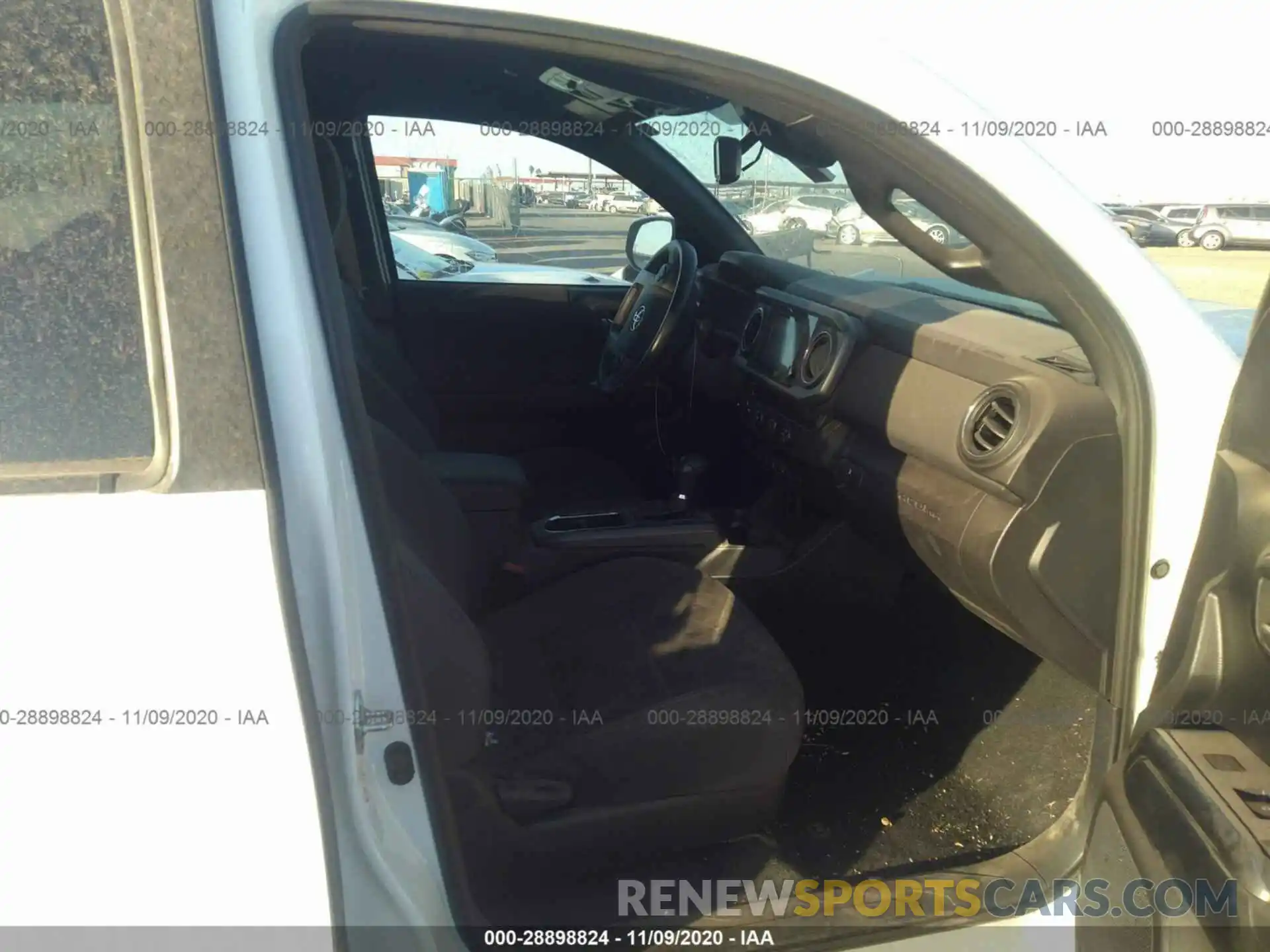 5 Photograph of a damaged car 3TMCZ5AN0KM258416 TOYOTA TACOMA 4WD 2019