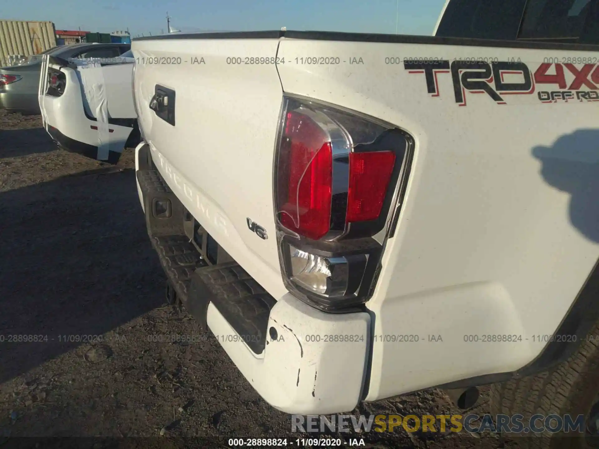 6 Photograph of a damaged car 3TMCZ5AN0KM258416 TOYOTA TACOMA 4WD 2019