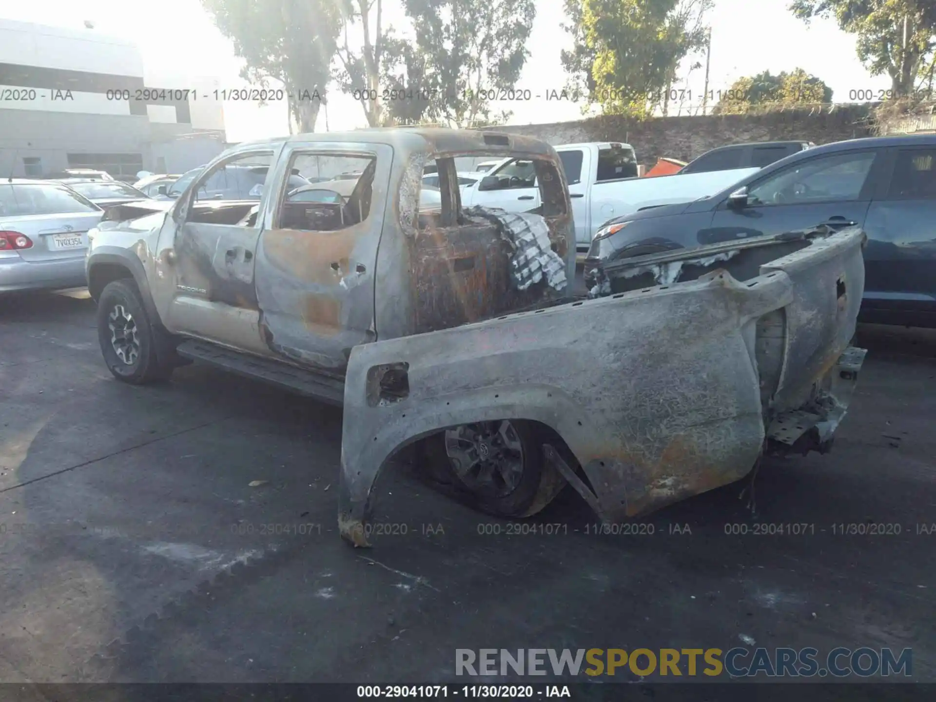 3 Photograph of a damaged car 3TMCZ5AN0KM267326 TOYOTA TACOMA 4WD 2019