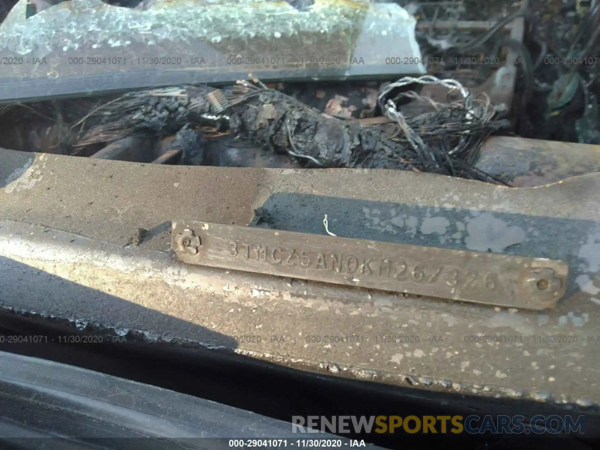 9 Photograph of a damaged car 3TMCZ5AN0KM267326 TOYOTA TACOMA 4WD 2019