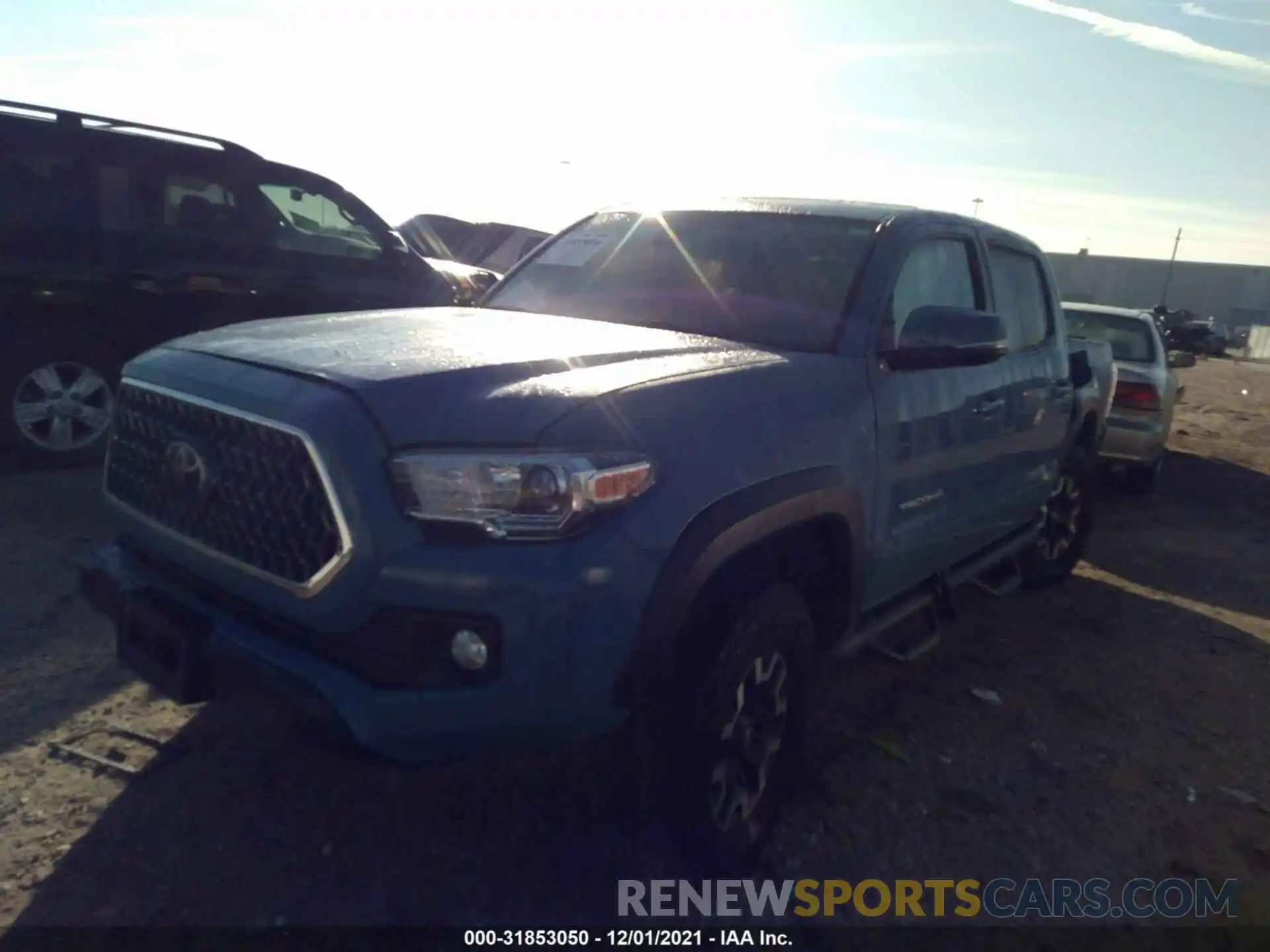 2 Фотография поврежденного автомобиля 3TMCZ5AN0KM272980 TOYOTA TACOMA 4WD 2019