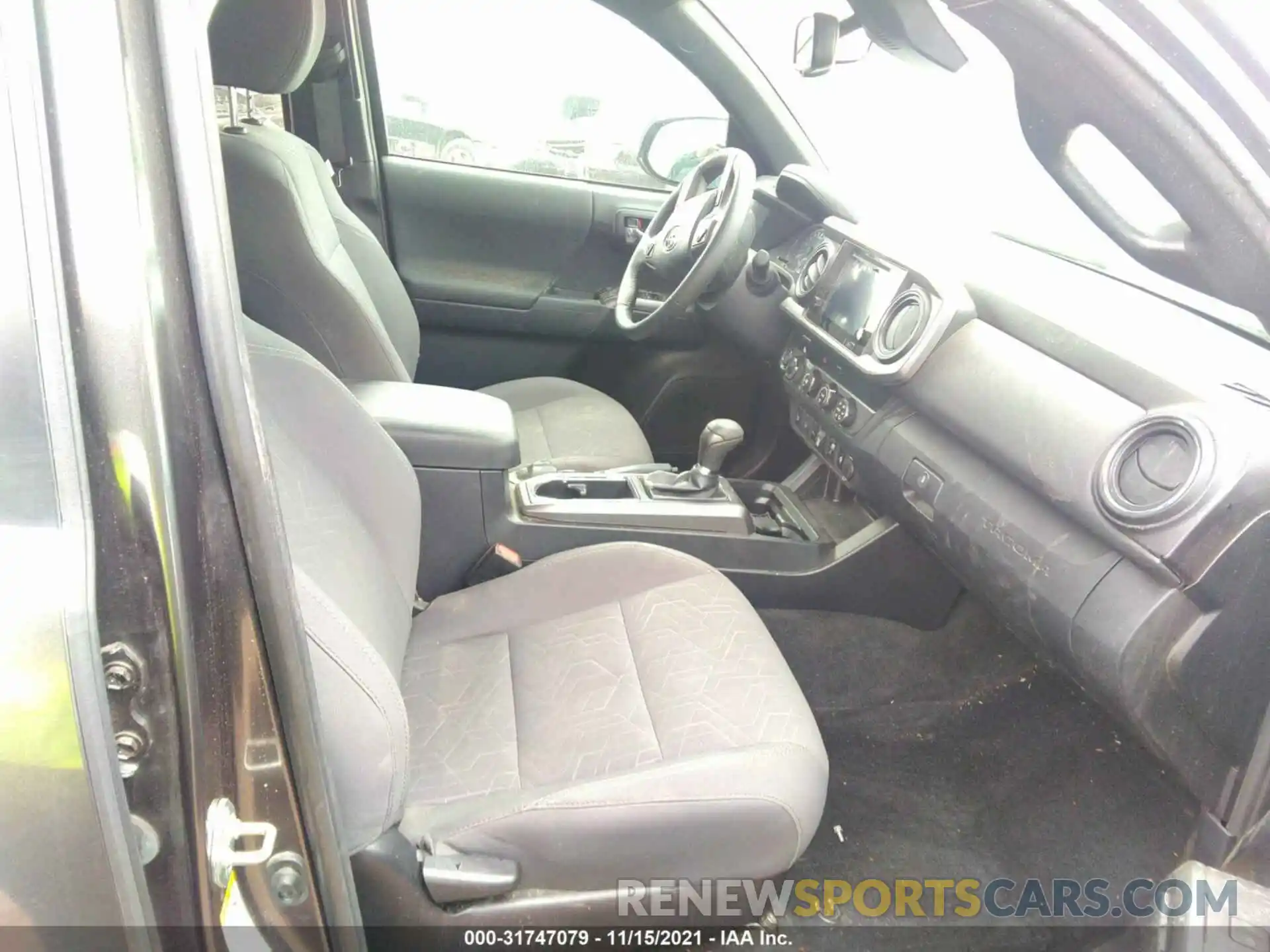 5 Photograph of a damaged car 3TMCZ5AN0KM274292 TOYOTA TACOMA 4WD 2019