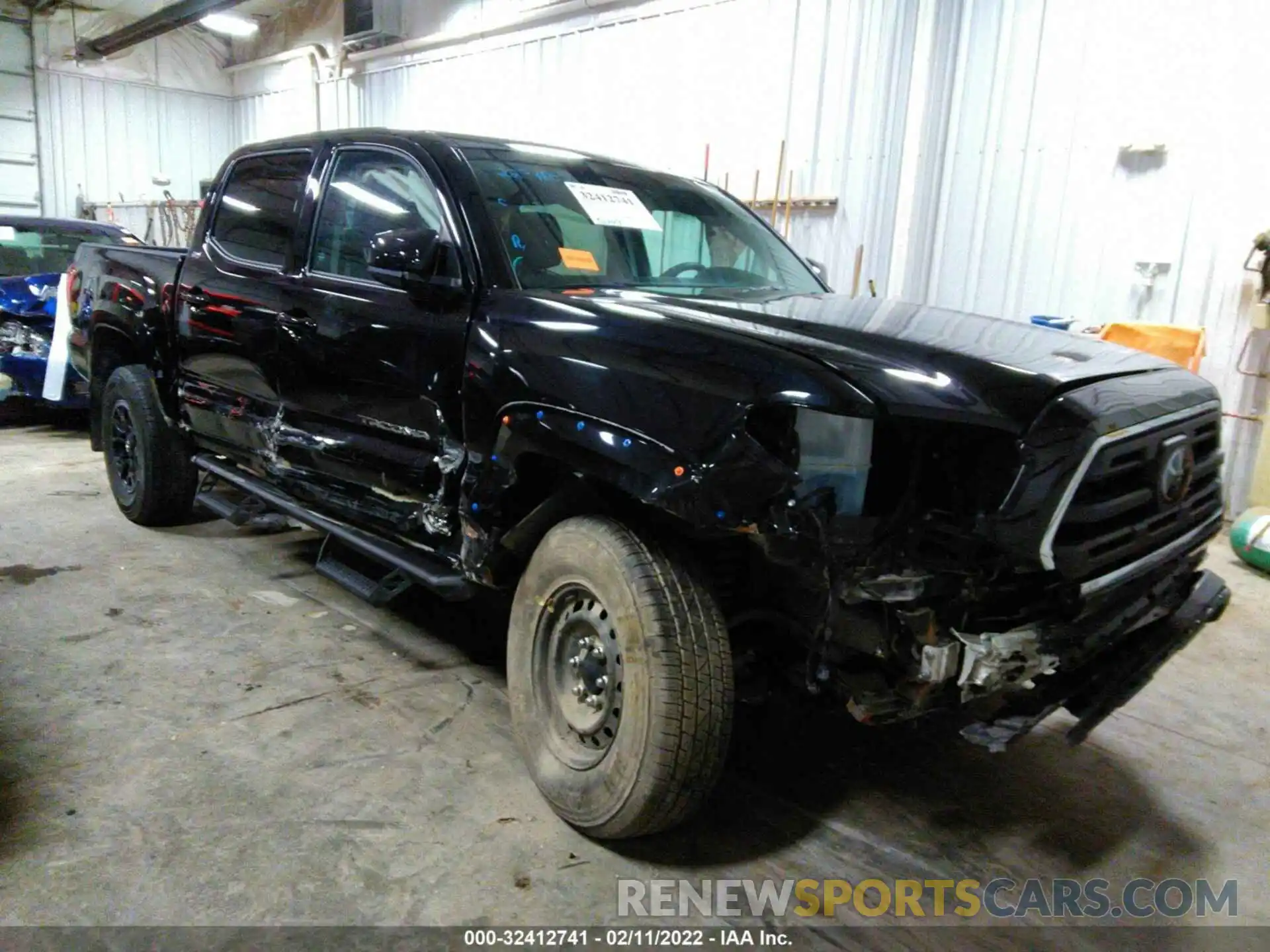 1 Photograph of a damaged car 3TMCZ5AN0KM275183 TOYOTA TACOMA 4WD 2019