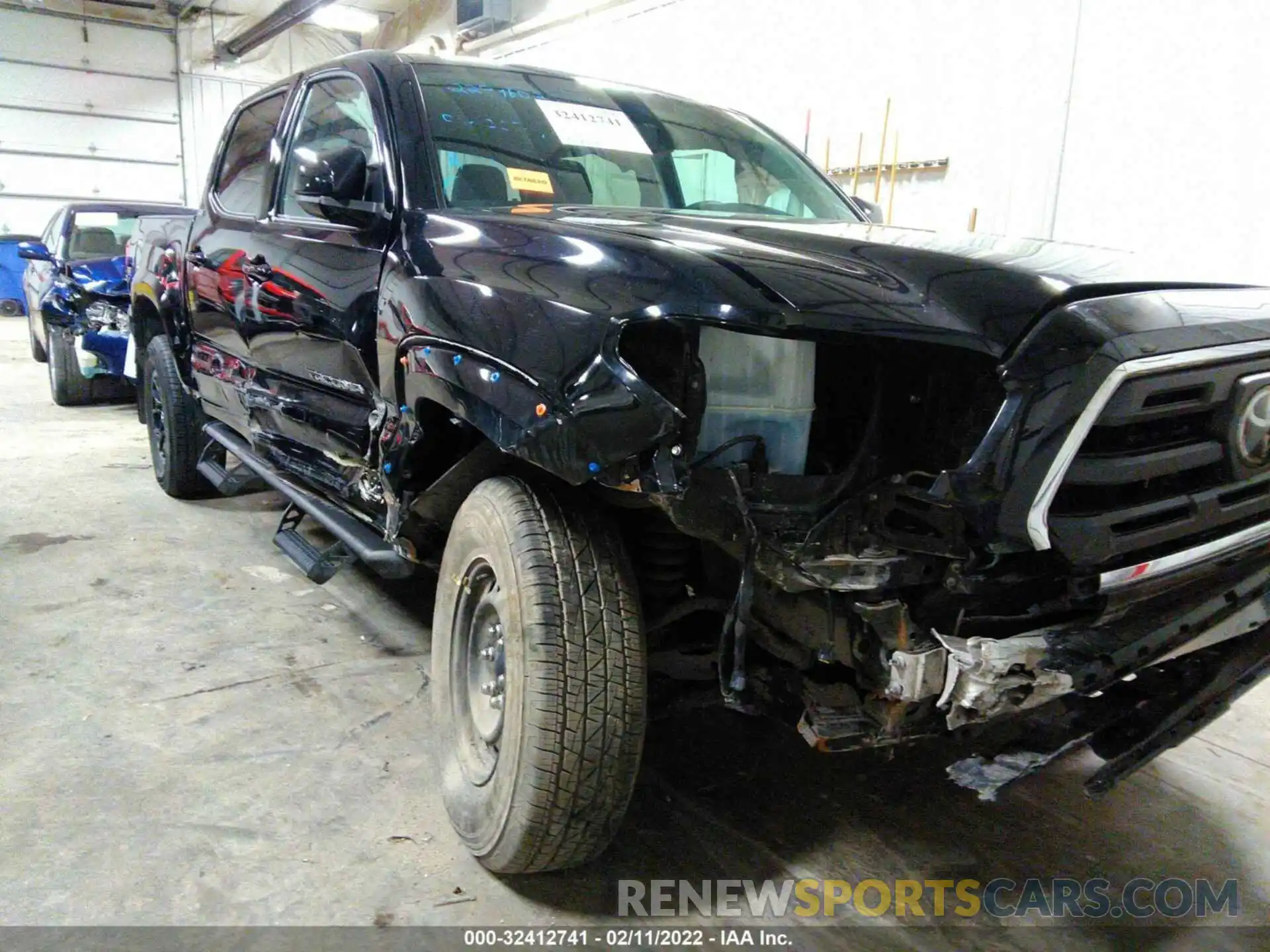 6 Photograph of a damaged car 3TMCZ5AN0KM275183 TOYOTA TACOMA 4WD 2019