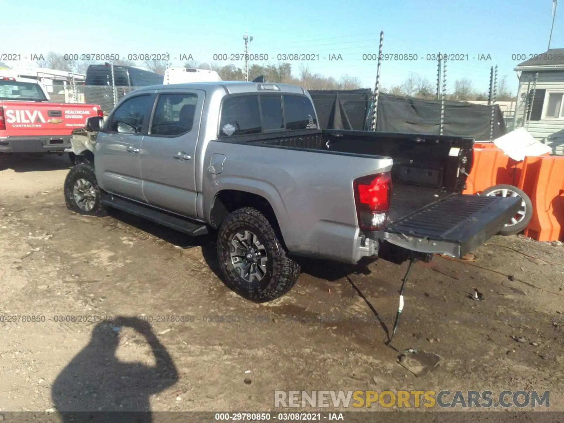 3 Фотография поврежденного автомобиля 3TMCZ5AN0KM284658 TOYOTA TACOMA 4WD 2019