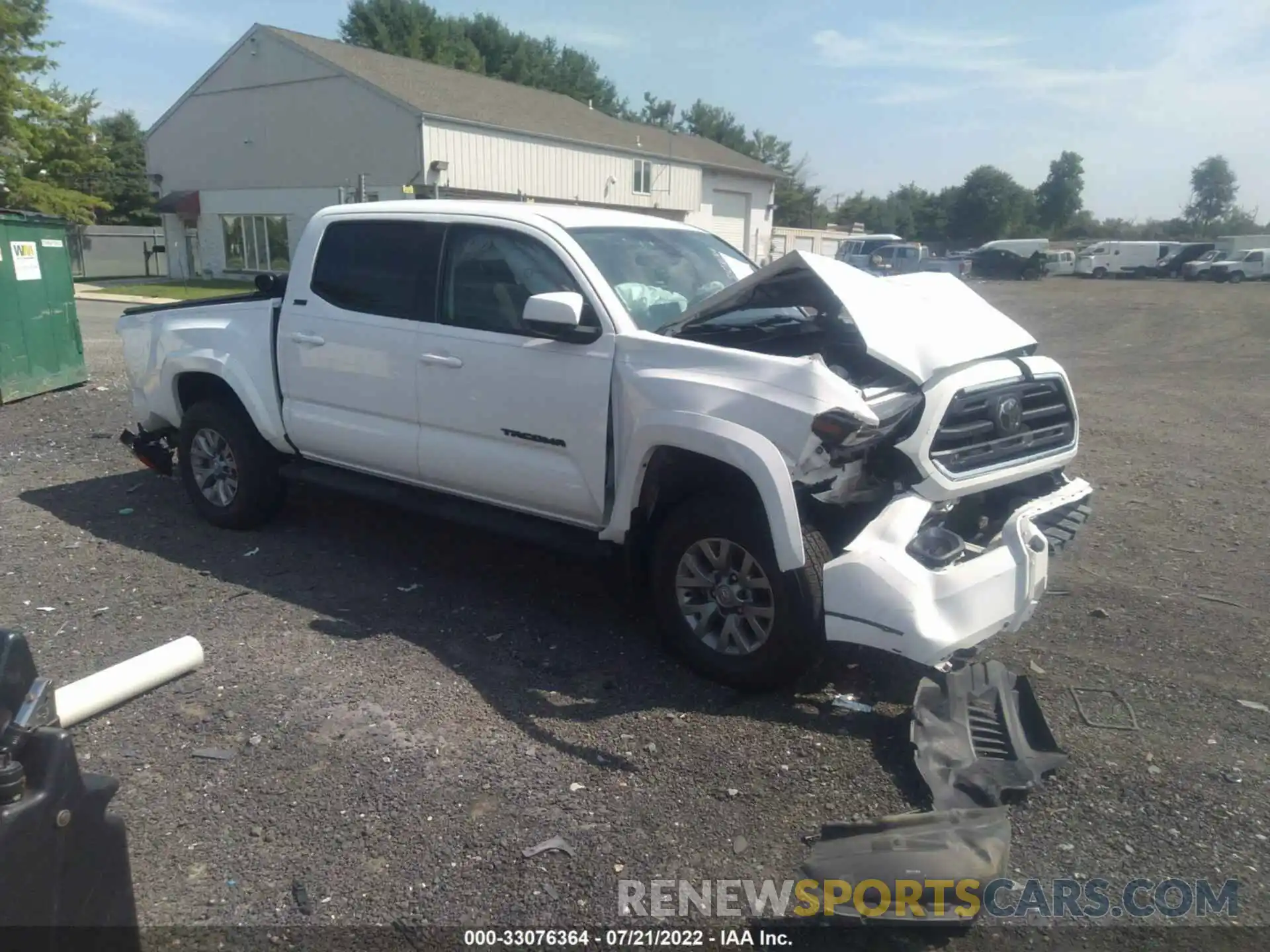 1 Photograph of a damaged car 3TMCZ5AN0KM285180 TOYOTA TACOMA 4WD 2019