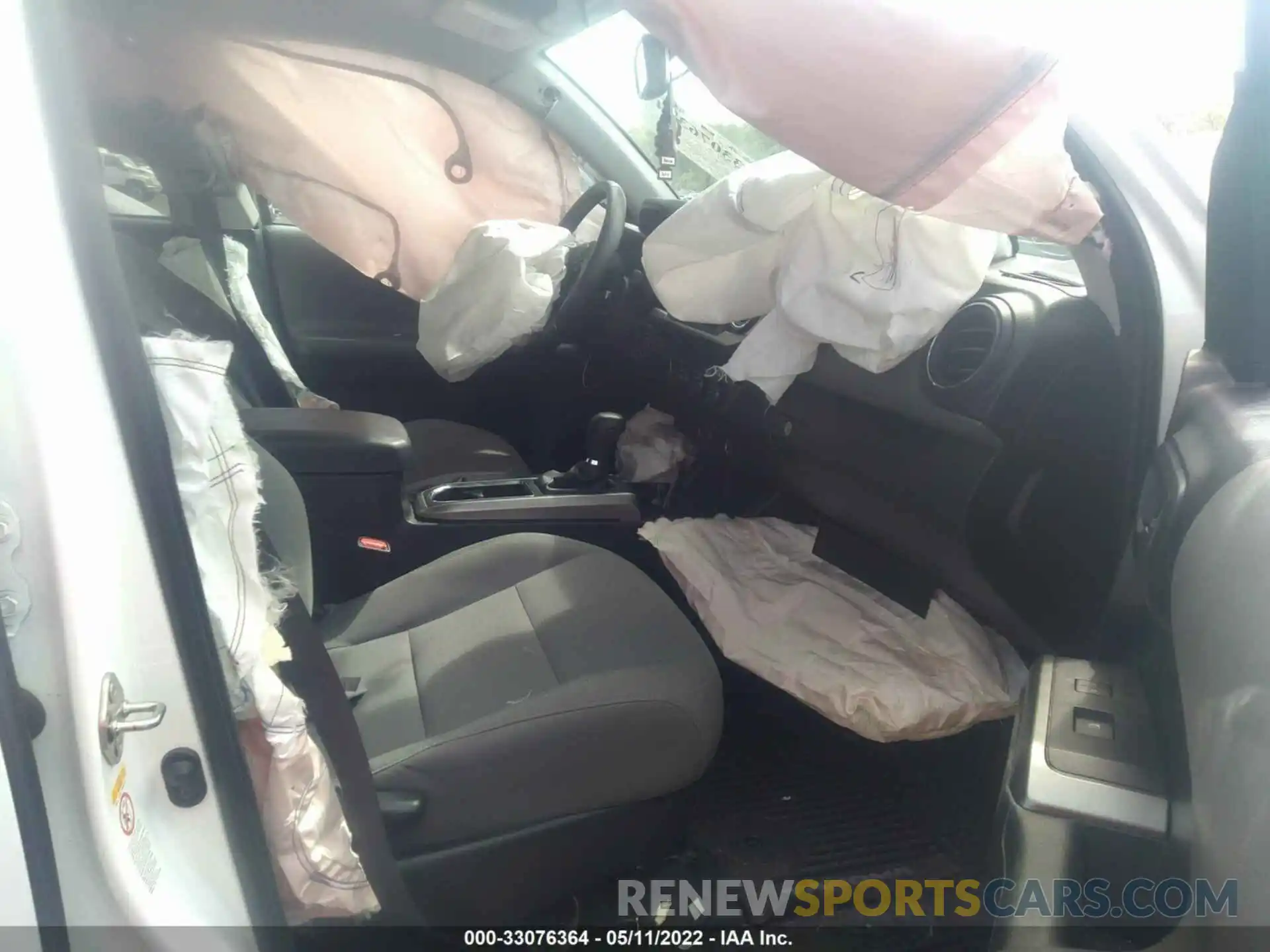 5 Photograph of a damaged car 3TMCZ5AN0KM285180 TOYOTA TACOMA 4WD 2019