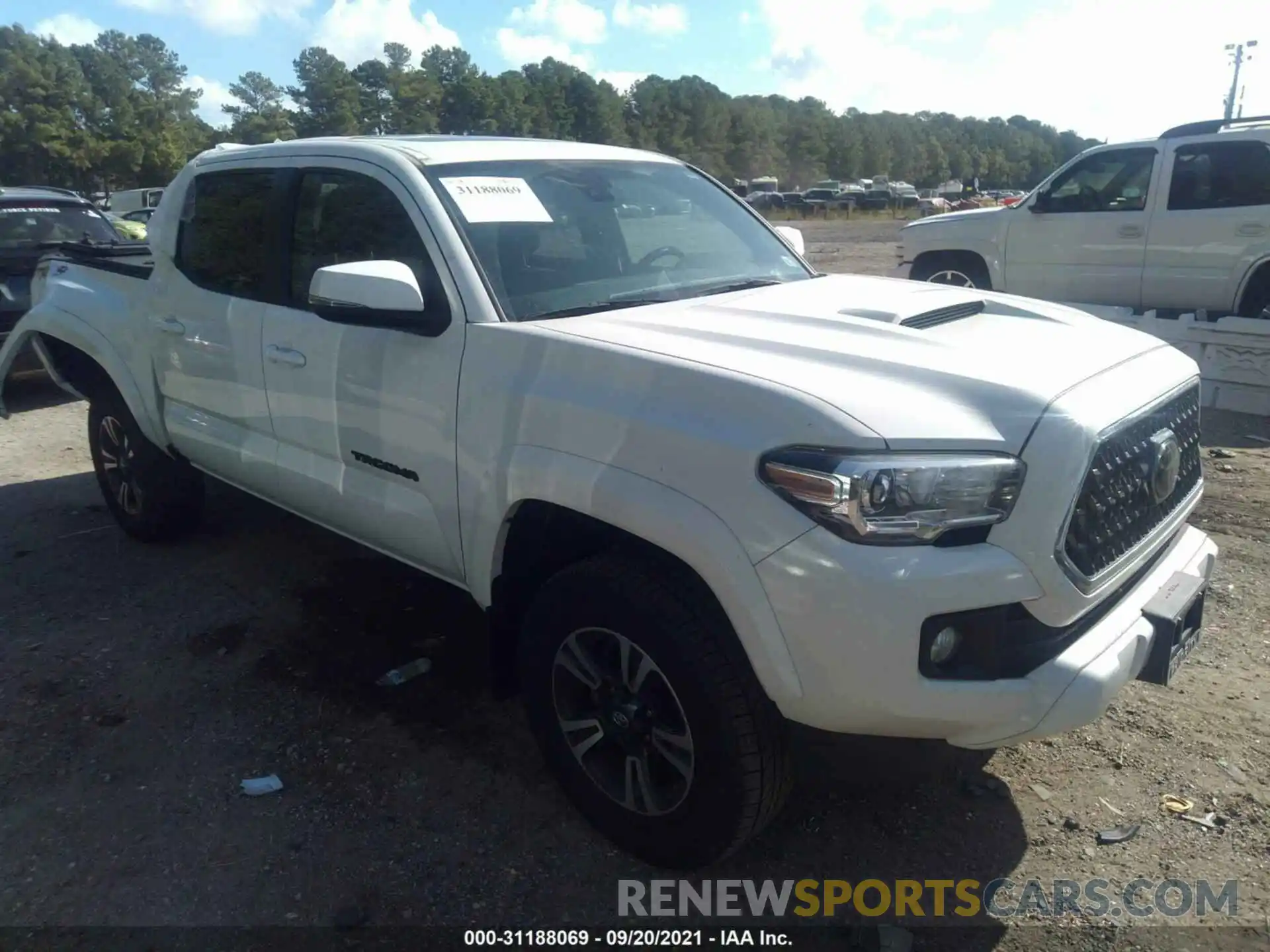 1 Photograph of a damaged car 3TMCZ5AN0KM285955 TOYOTA TACOMA 4WD 2019