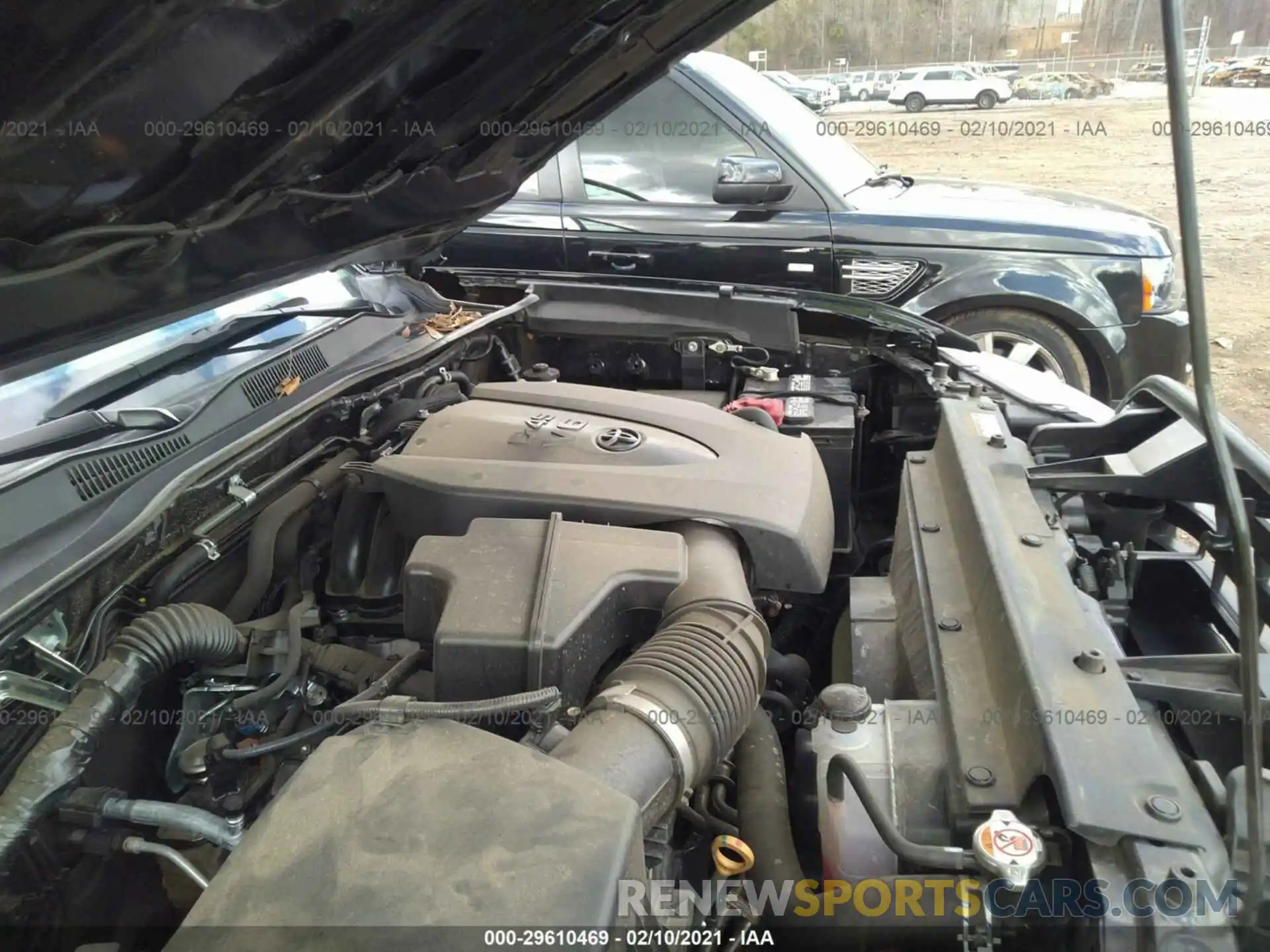 10 Photograph of a damaged car 3TMCZ5AN1KM190787 TOYOTA TACOMA 4WD 2019