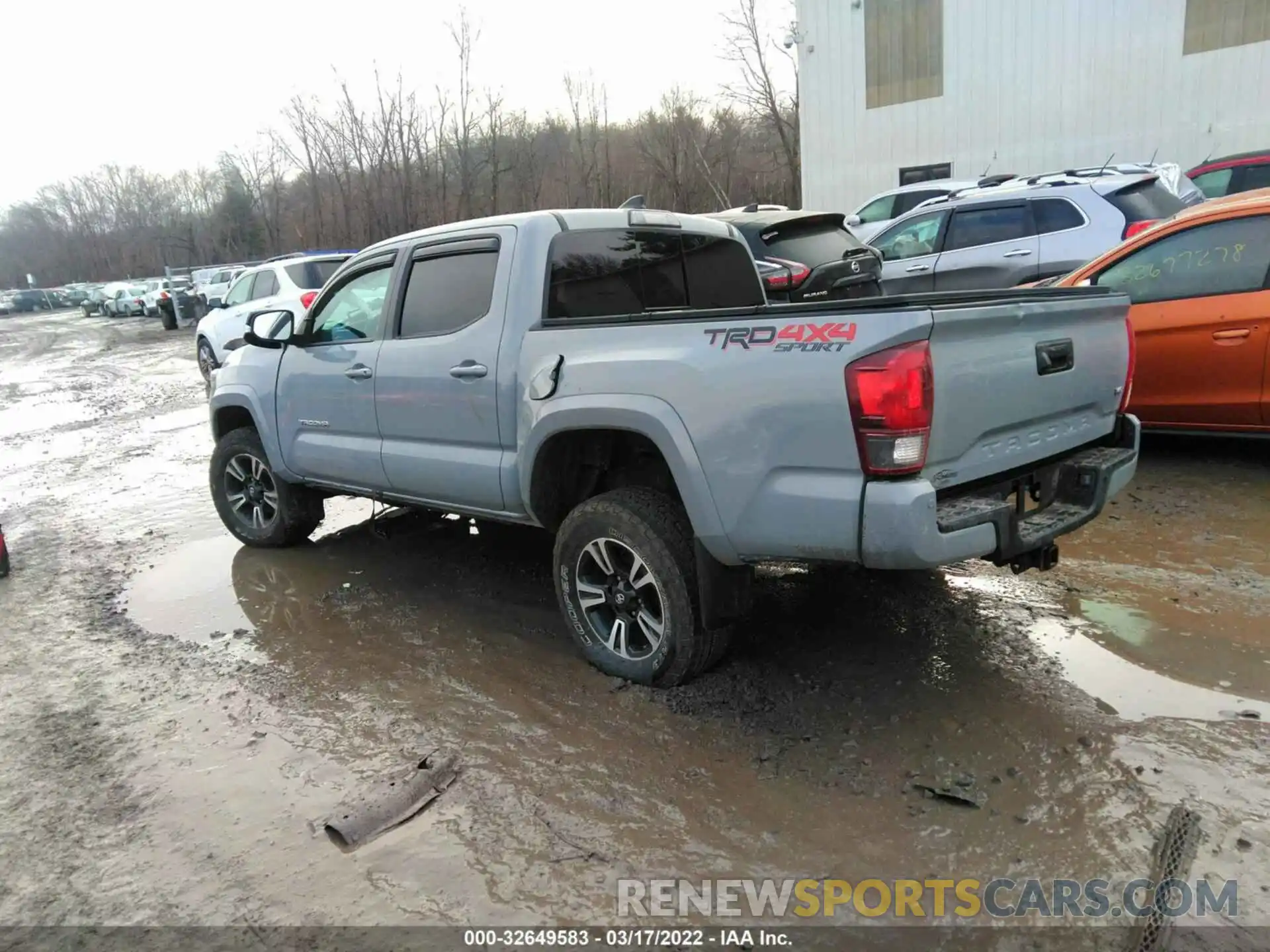 3 Photograph of a damaged car 3TMCZ5AN1KM193351 TOYOTA TACOMA 4WD 2019