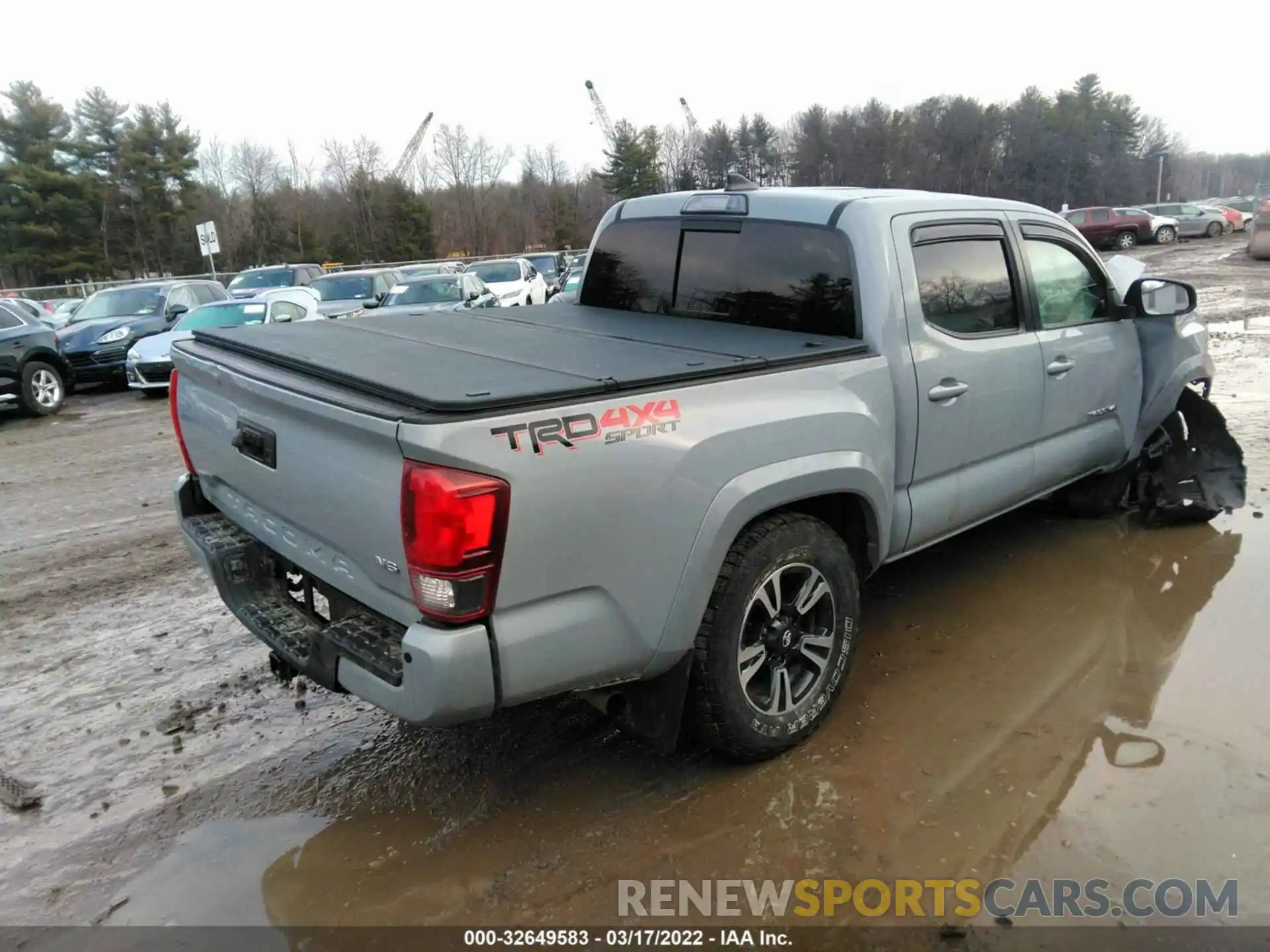 4 Photograph of a damaged car 3TMCZ5AN1KM193351 TOYOTA TACOMA 4WD 2019