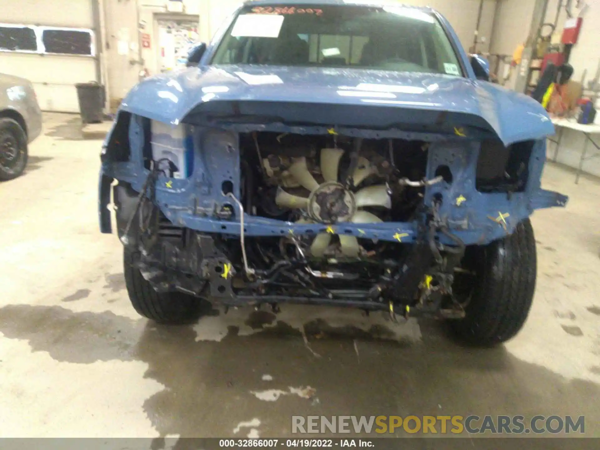 6 Photograph of a damaged car 3TMCZ5AN1KM199201 TOYOTA TACOMA 4WD 2019