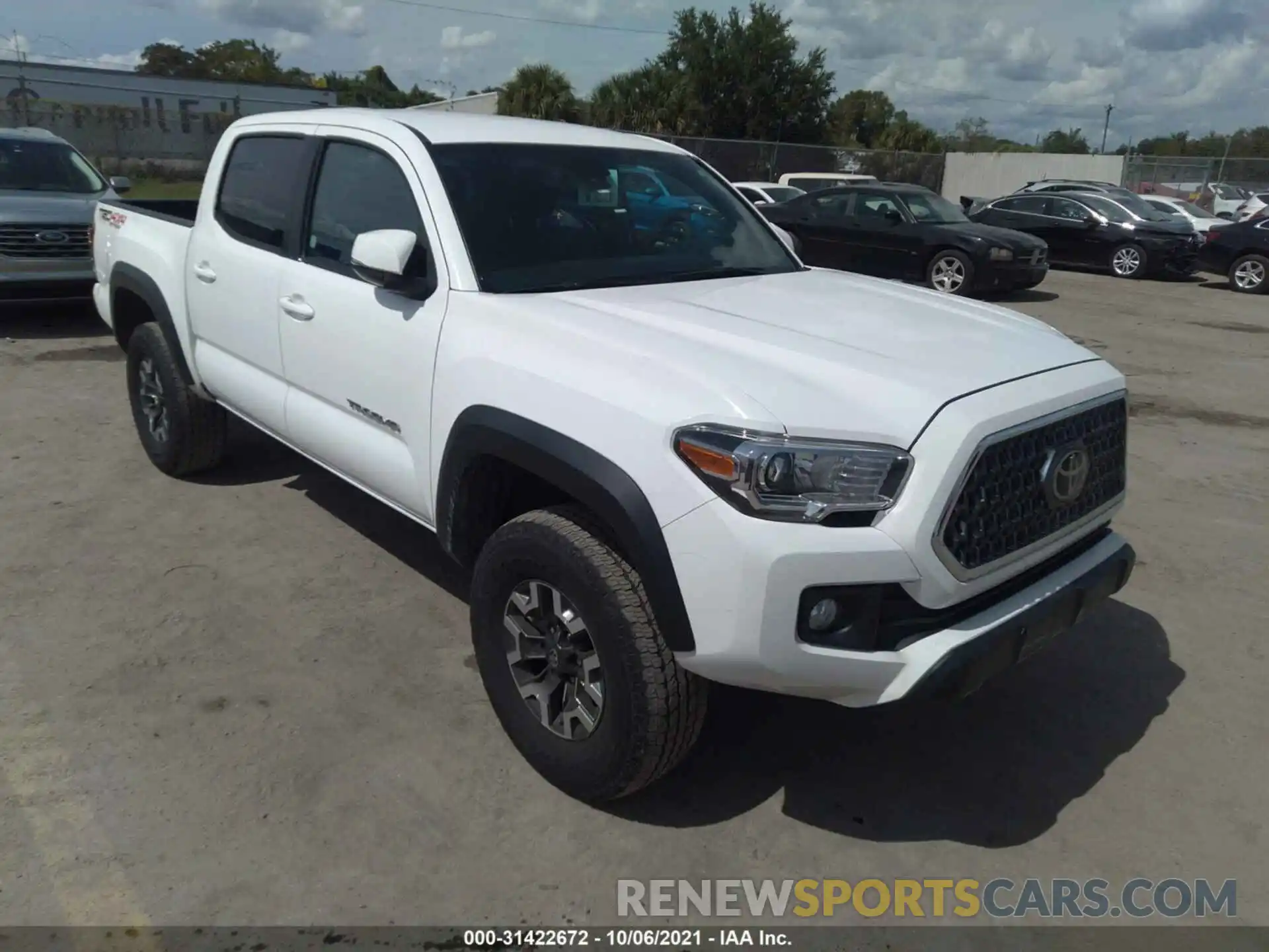 1 Photograph of a damaged car 3TMCZ5AN1KM201061 TOYOTA TACOMA 4WD 2019