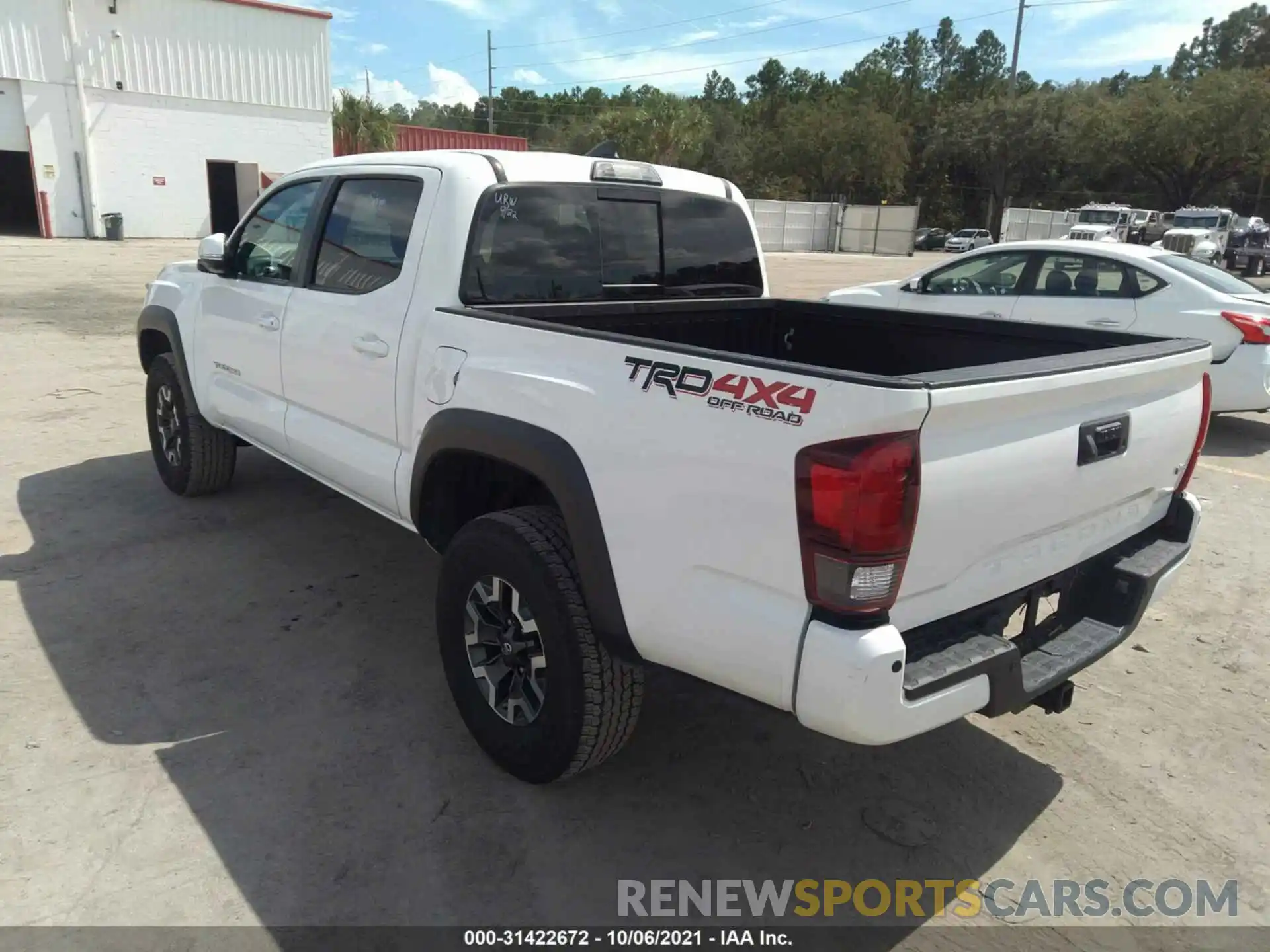 3 Photograph of a damaged car 3TMCZ5AN1KM201061 TOYOTA TACOMA 4WD 2019