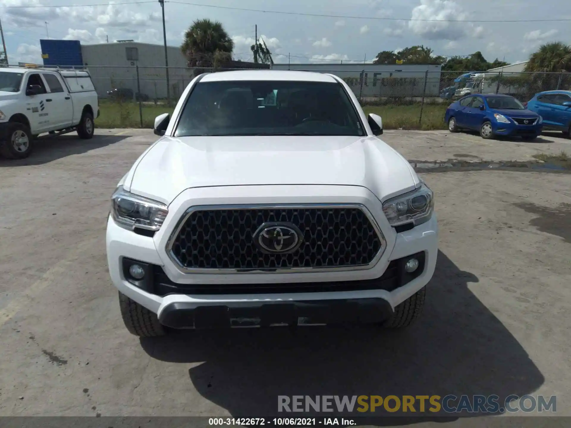 6 Photograph of a damaged car 3TMCZ5AN1KM201061 TOYOTA TACOMA 4WD 2019