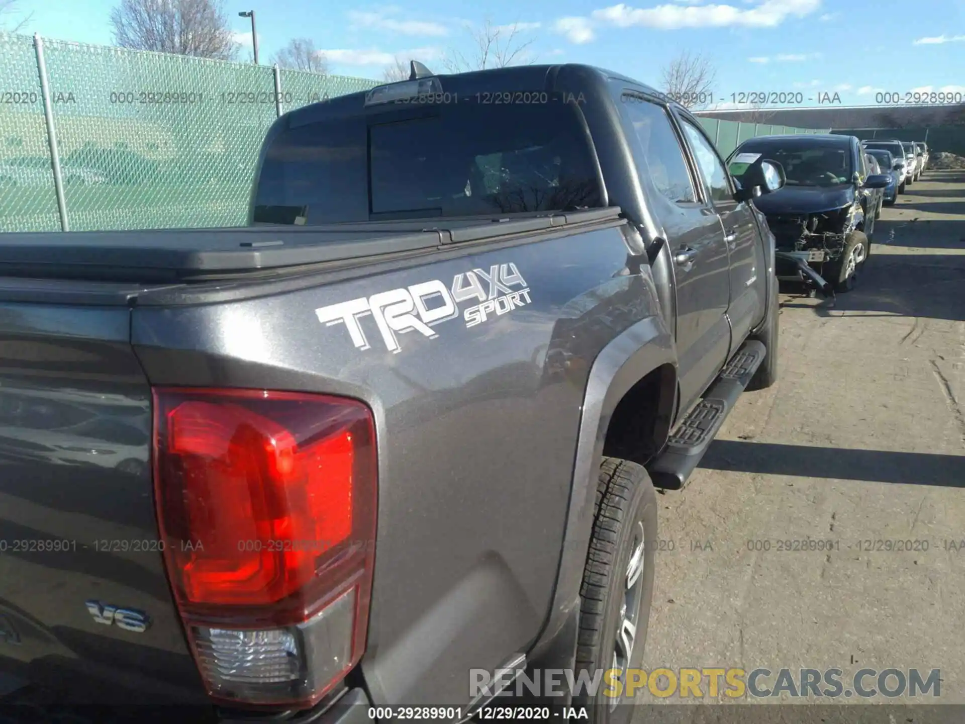 4 Photograph of a damaged car 3TMCZ5AN1KM202159 TOYOTA TACOMA 4WD 2019