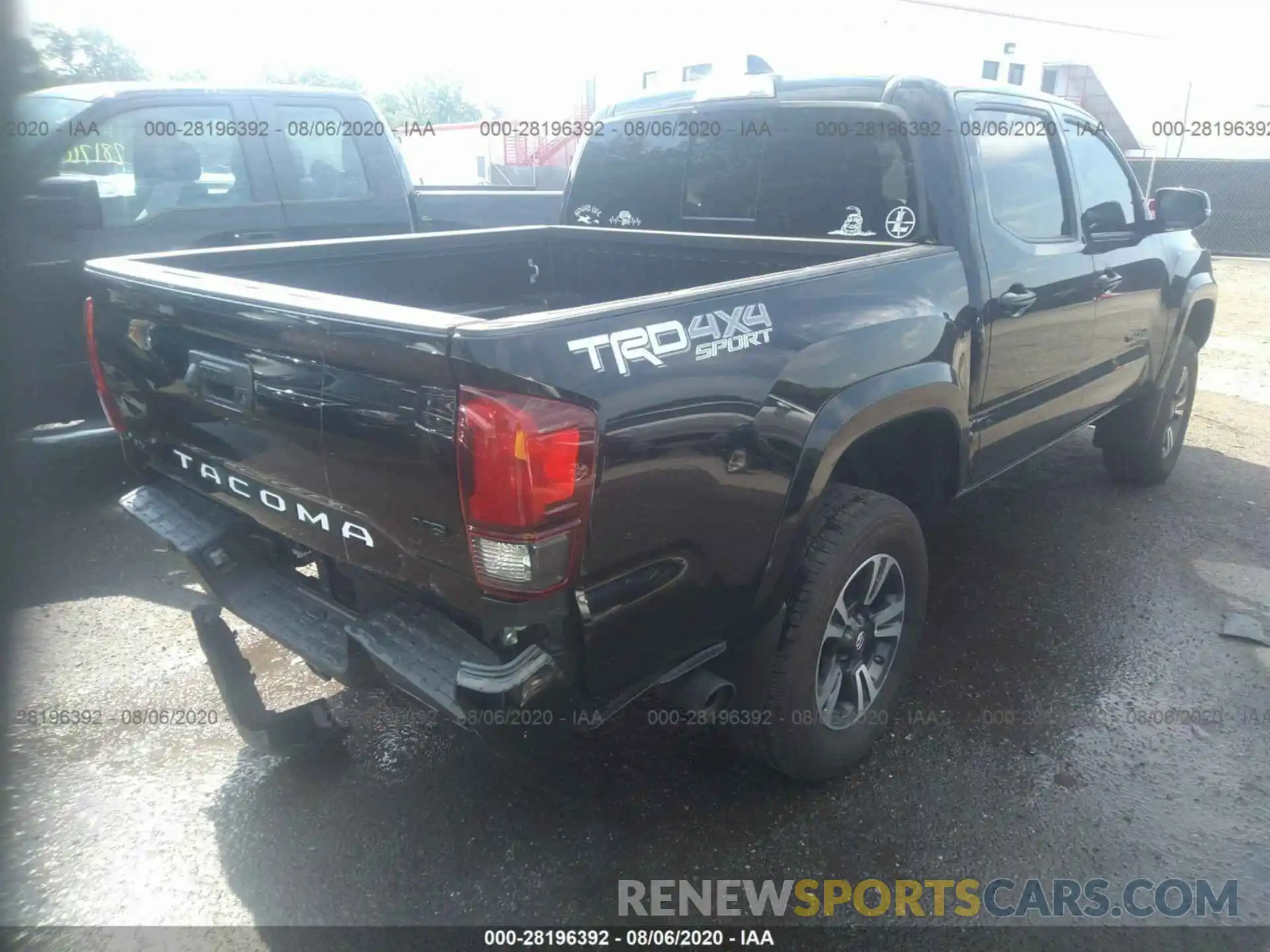 4 Photograph of a damaged car 3TMCZ5AN1KM219706 TOYOTA TACOMA 4WD 2019