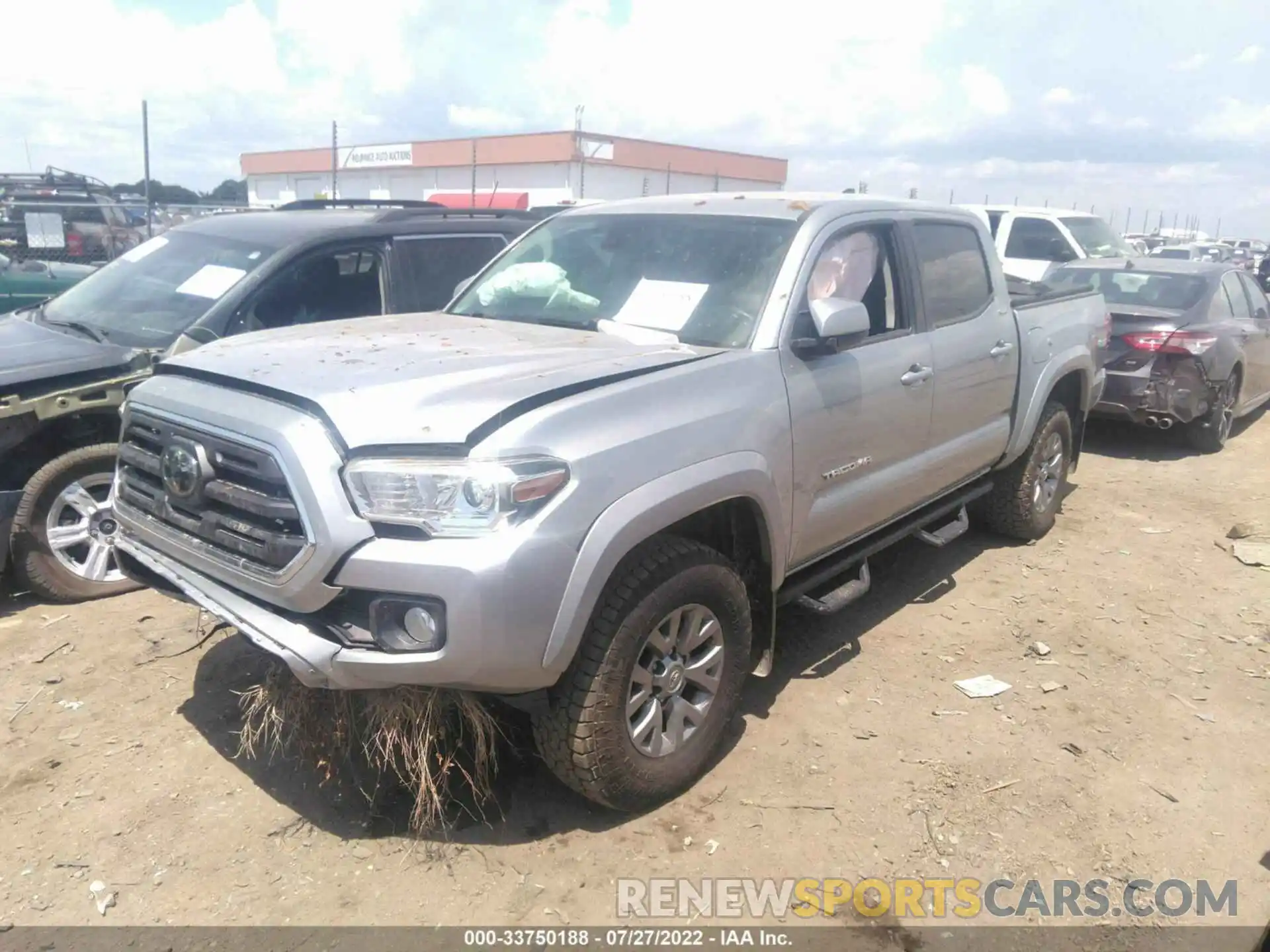 2 Фотография поврежденного автомобиля 3TMCZ5AN1KM220676 TOYOTA TACOMA 4WD 2019