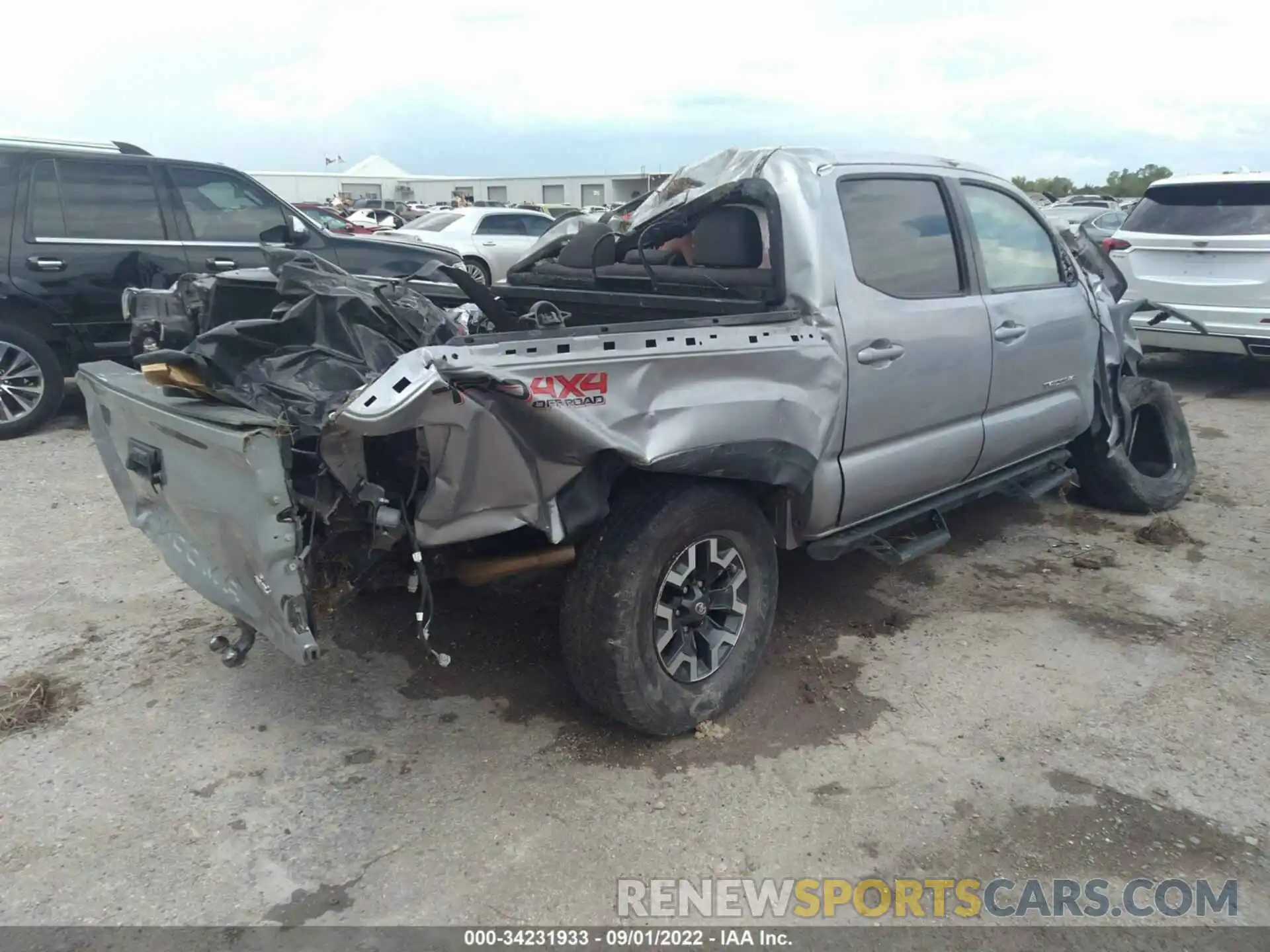 4 Фотография поврежденного автомобиля 3TMCZ5AN1KM232102 TOYOTA TACOMA 4WD 2019