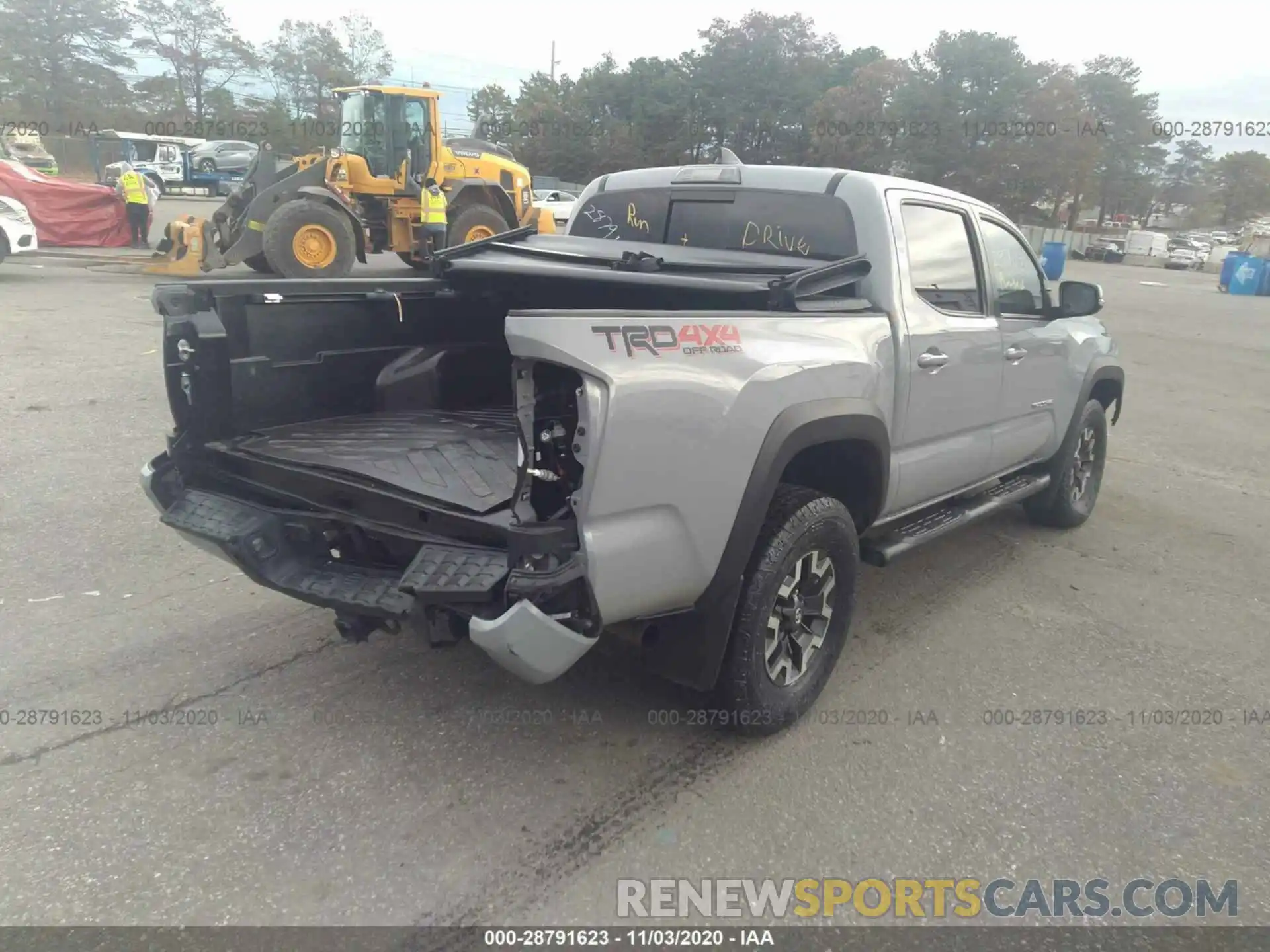 4 Photograph of a damaged car 3TMCZ5AN1KM237302 TOYOTA TACOMA 4WD 2019