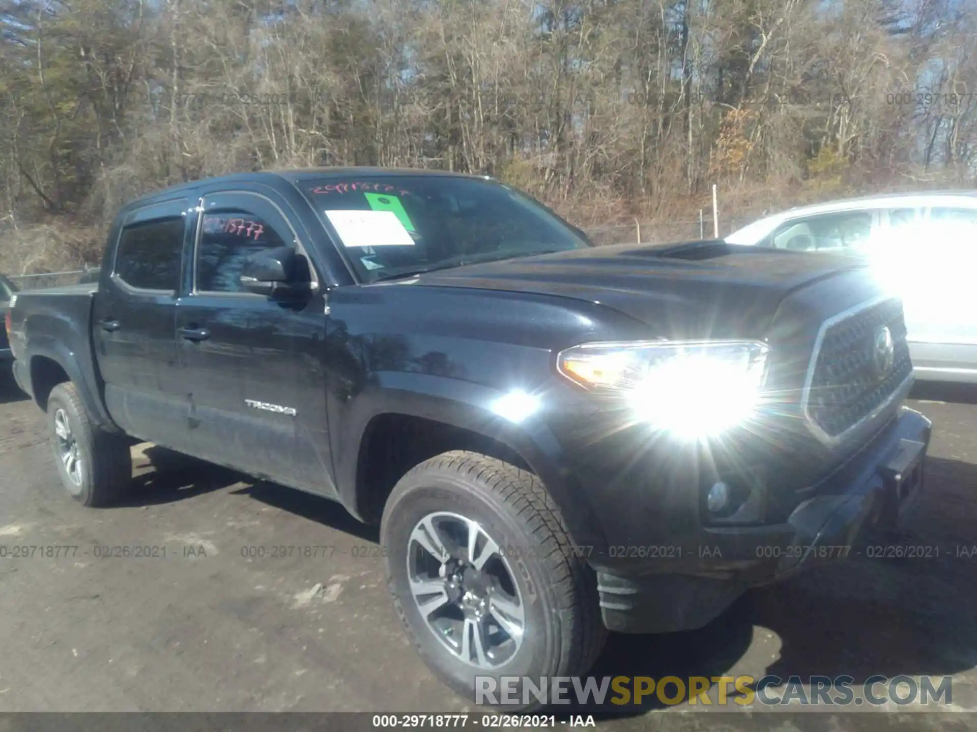 1 Photograph of a damaged car 3TMCZ5AN1KM242726 TOYOTA TACOMA 4WD 2019