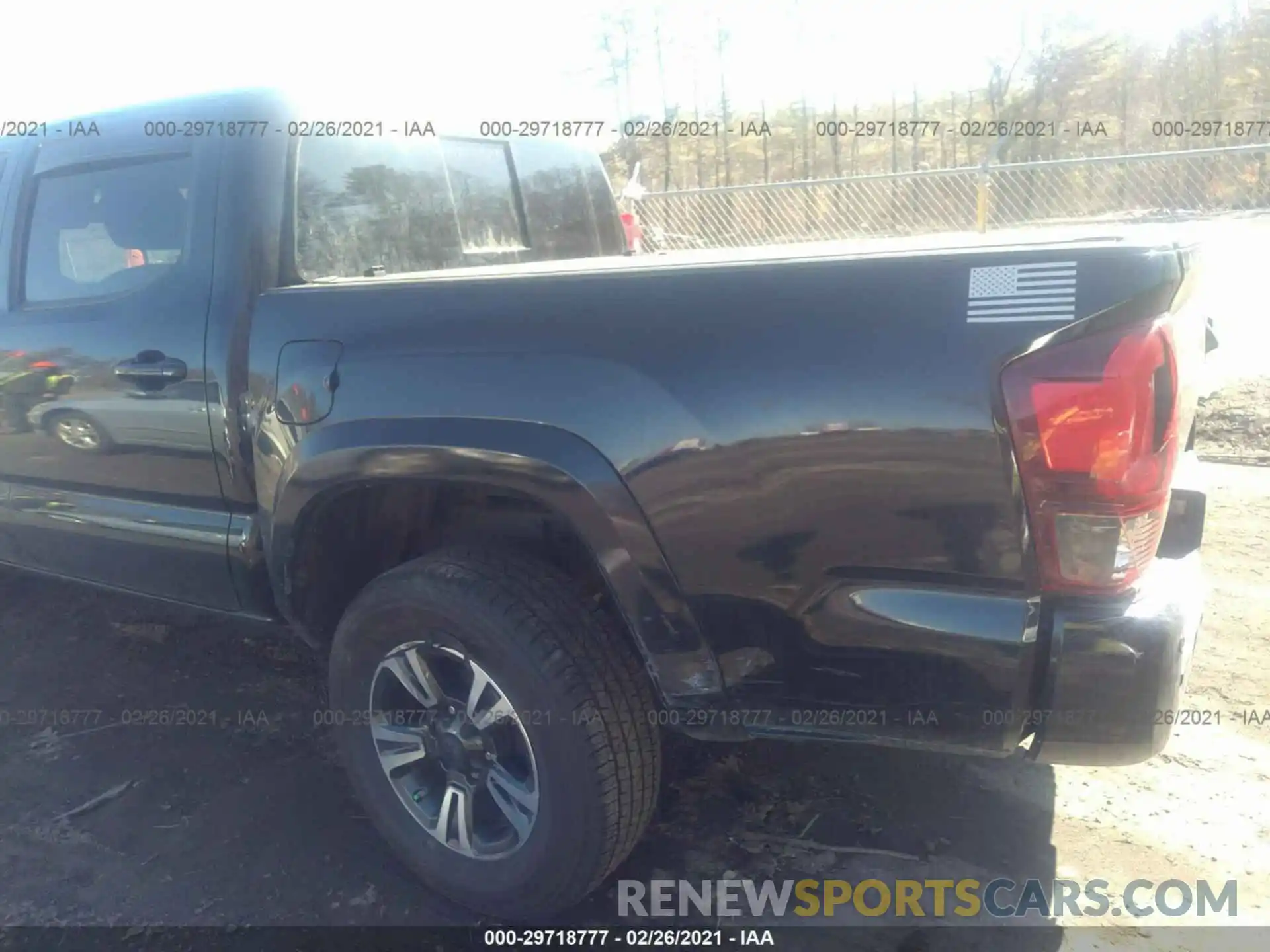 6 Photograph of a damaged car 3TMCZ5AN1KM242726 TOYOTA TACOMA 4WD 2019