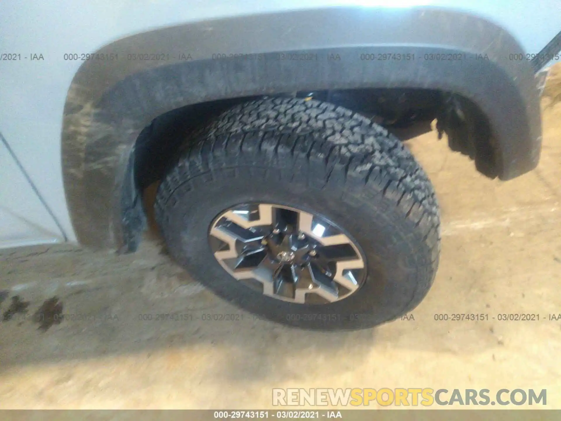 16 Photograph of a damaged car 3TMCZ5AN1KM245562 TOYOTA TACOMA 4WD 2019