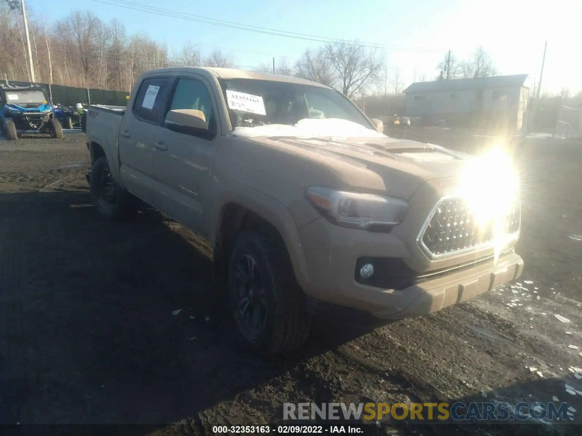 1 Photograph of a damaged car 3TMCZ5AN1KM249014 TOYOTA TACOMA 4WD 2019