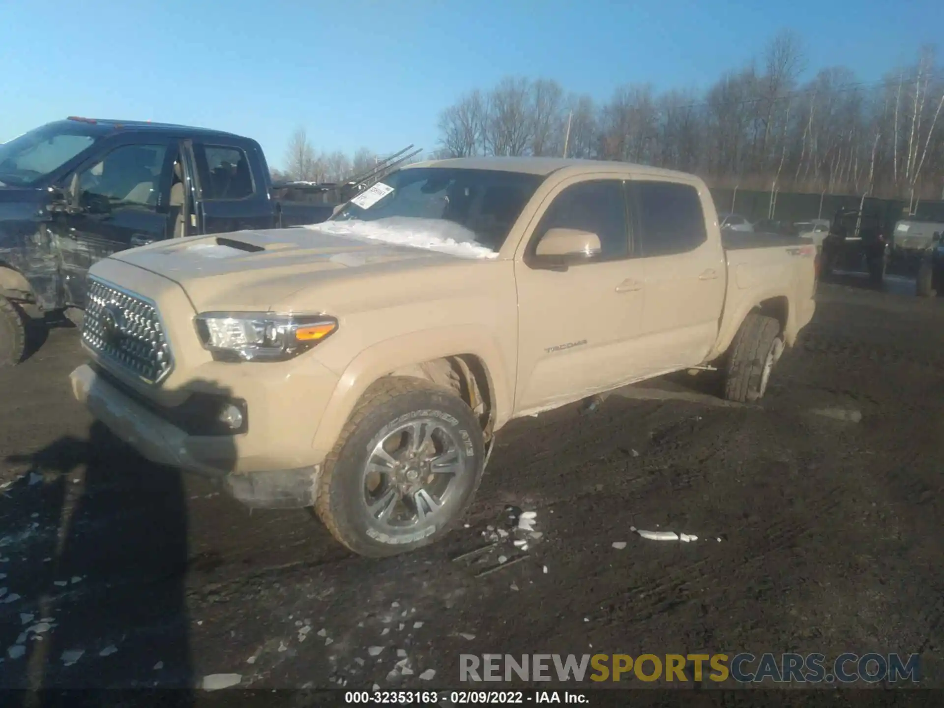 2 Photograph of a damaged car 3TMCZ5AN1KM249014 TOYOTA TACOMA 4WD 2019