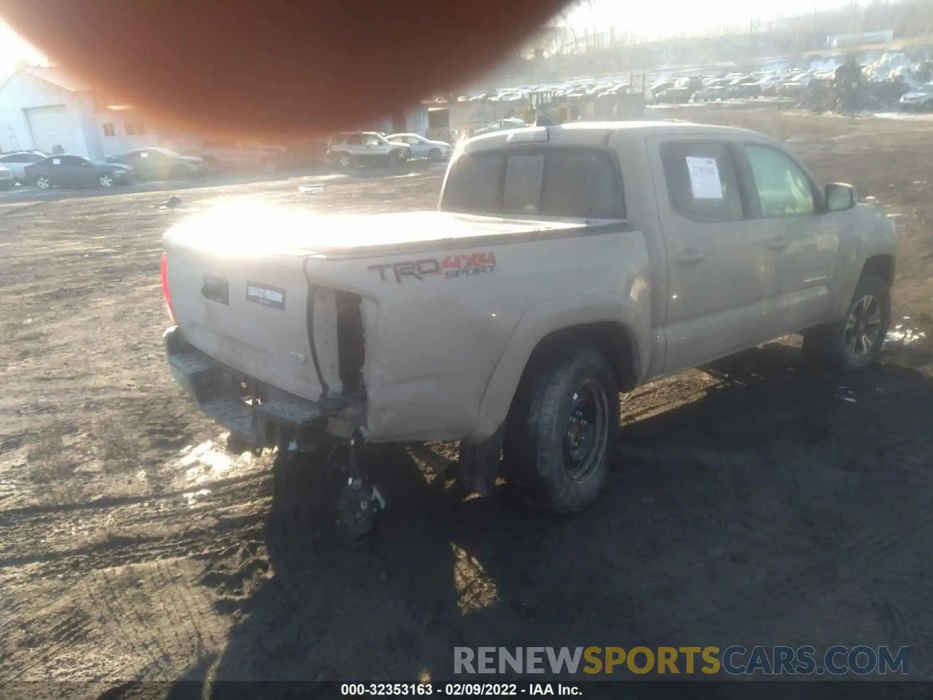 4 Photograph of a damaged car 3TMCZ5AN1KM249014 TOYOTA TACOMA 4WD 2019