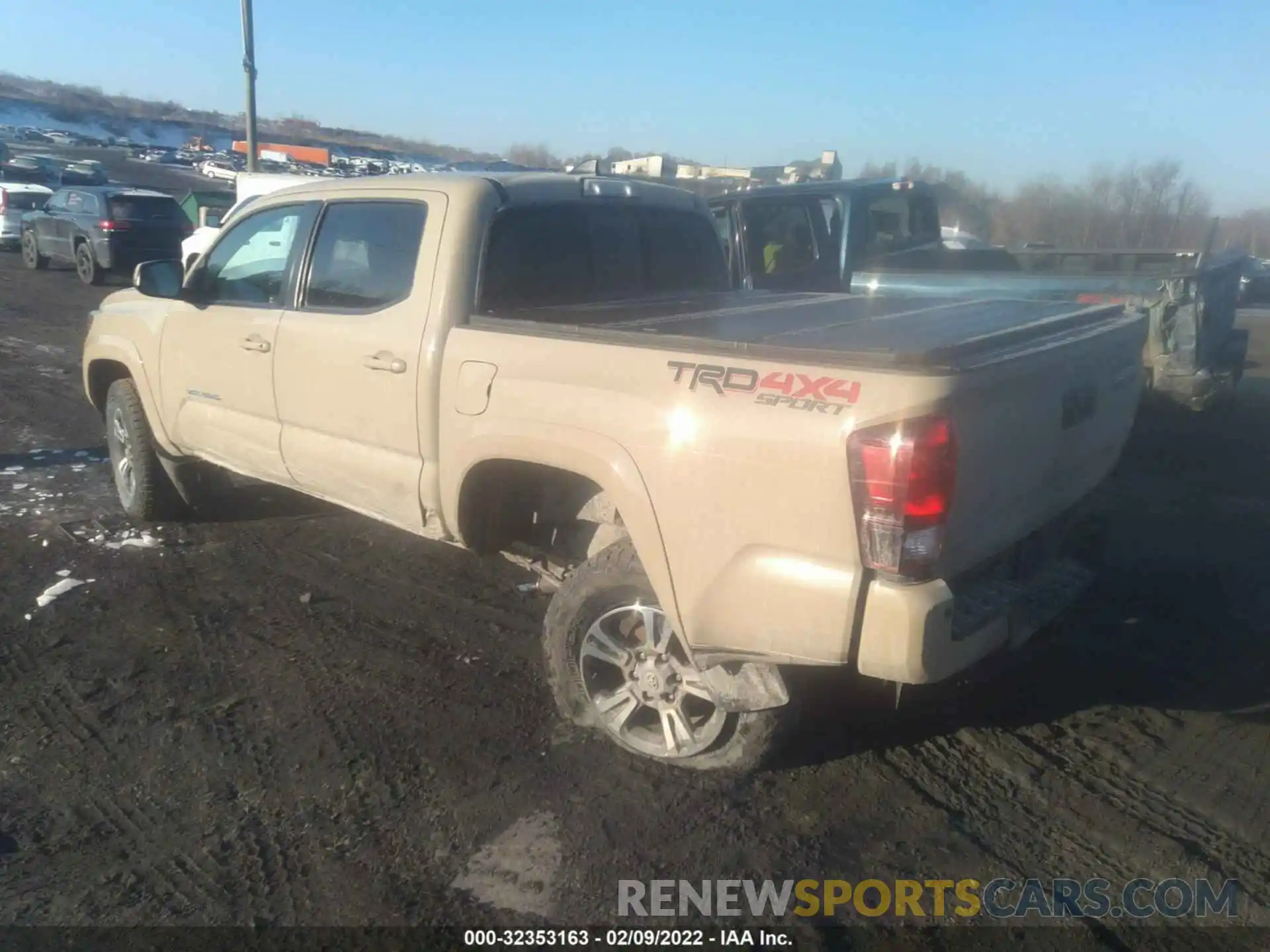 8 Photograph of a damaged car 3TMCZ5AN1KM249014 TOYOTA TACOMA 4WD 2019