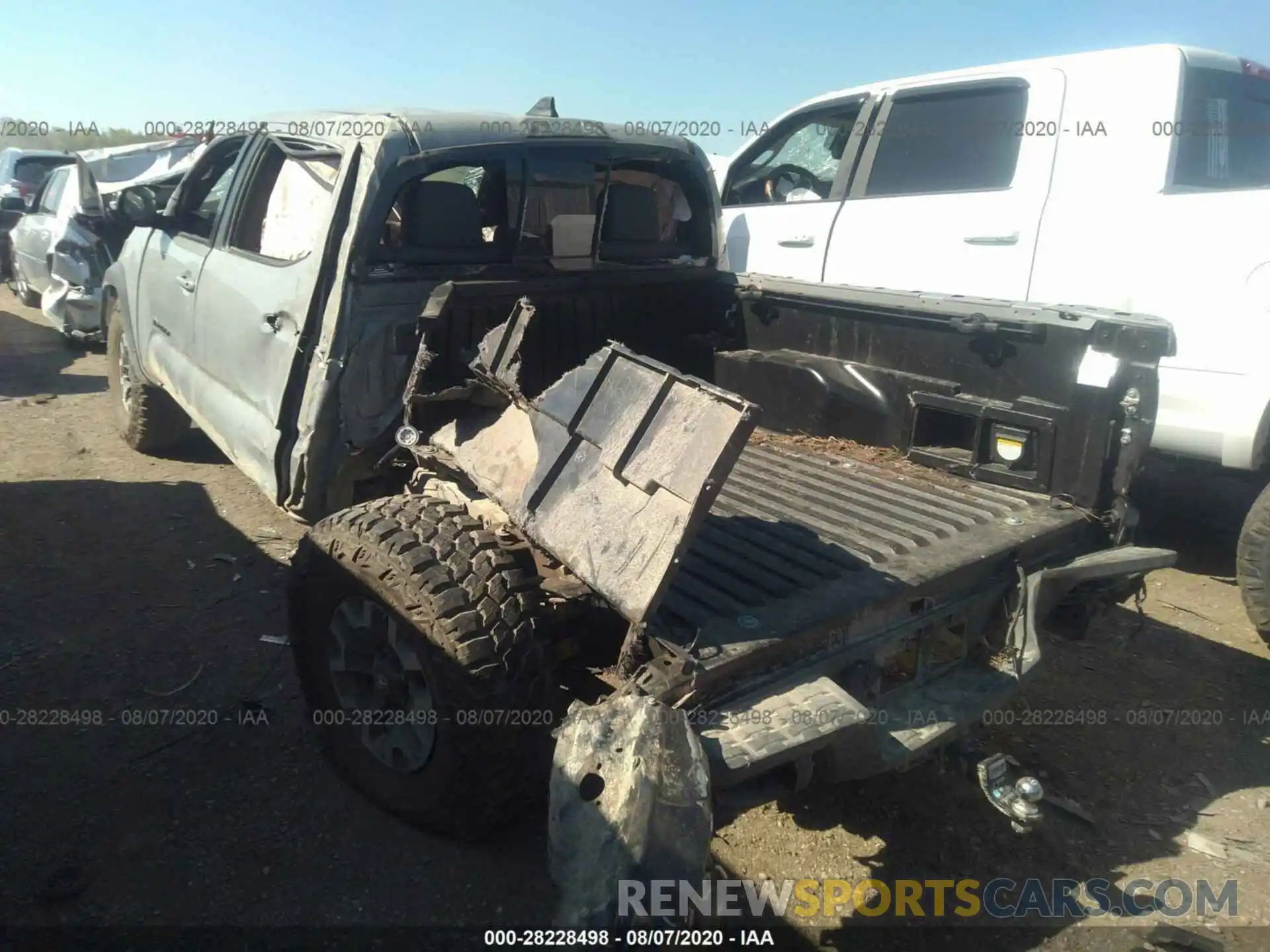3 Фотография поврежденного автомобиля 3TMCZ5AN1KM249532 TOYOTA TACOMA 4WD 2019