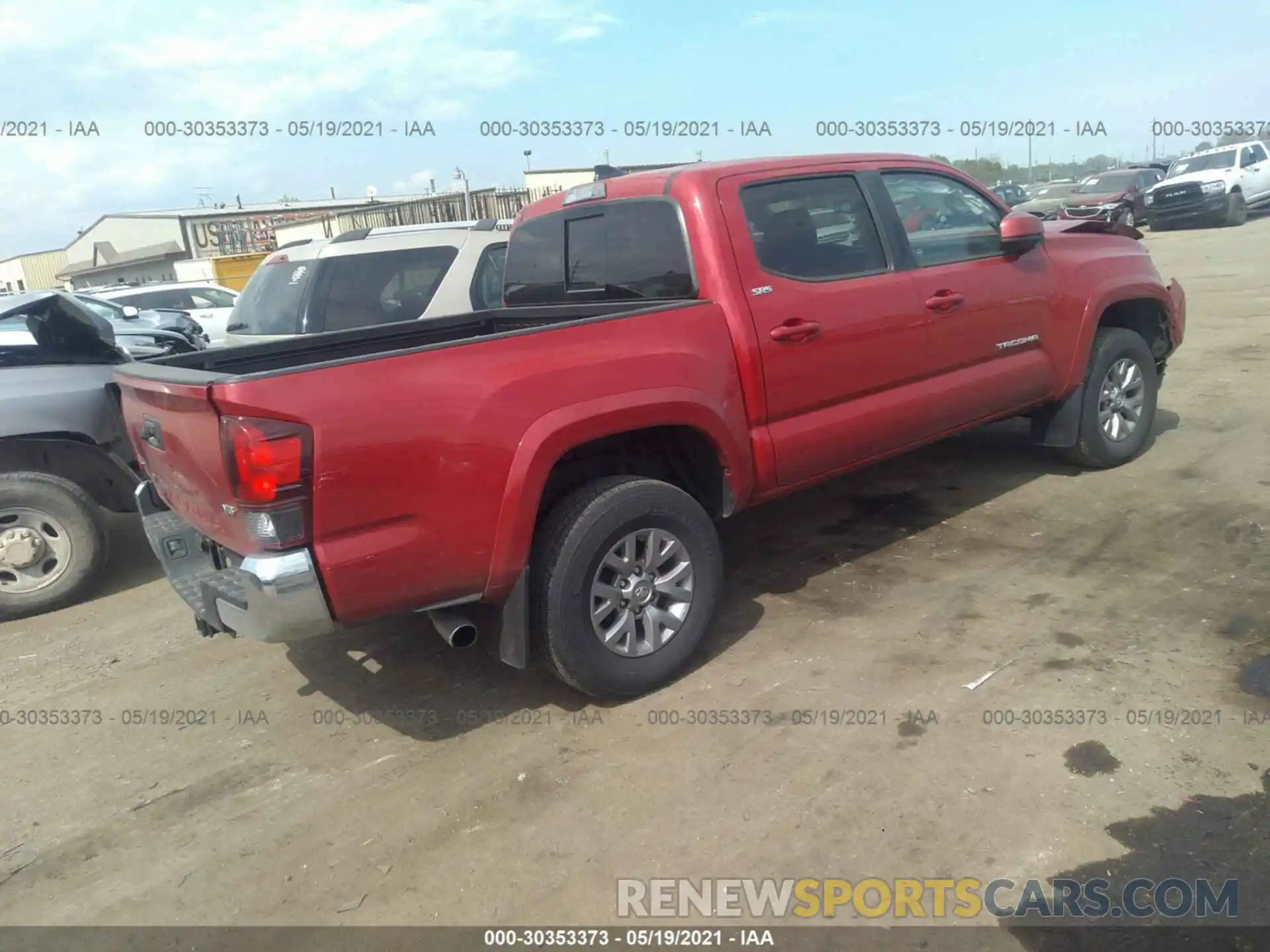 4 Photograph of a damaged car 3TMCZ5AN1KM251829 TOYOTA TACOMA 4WD 2019