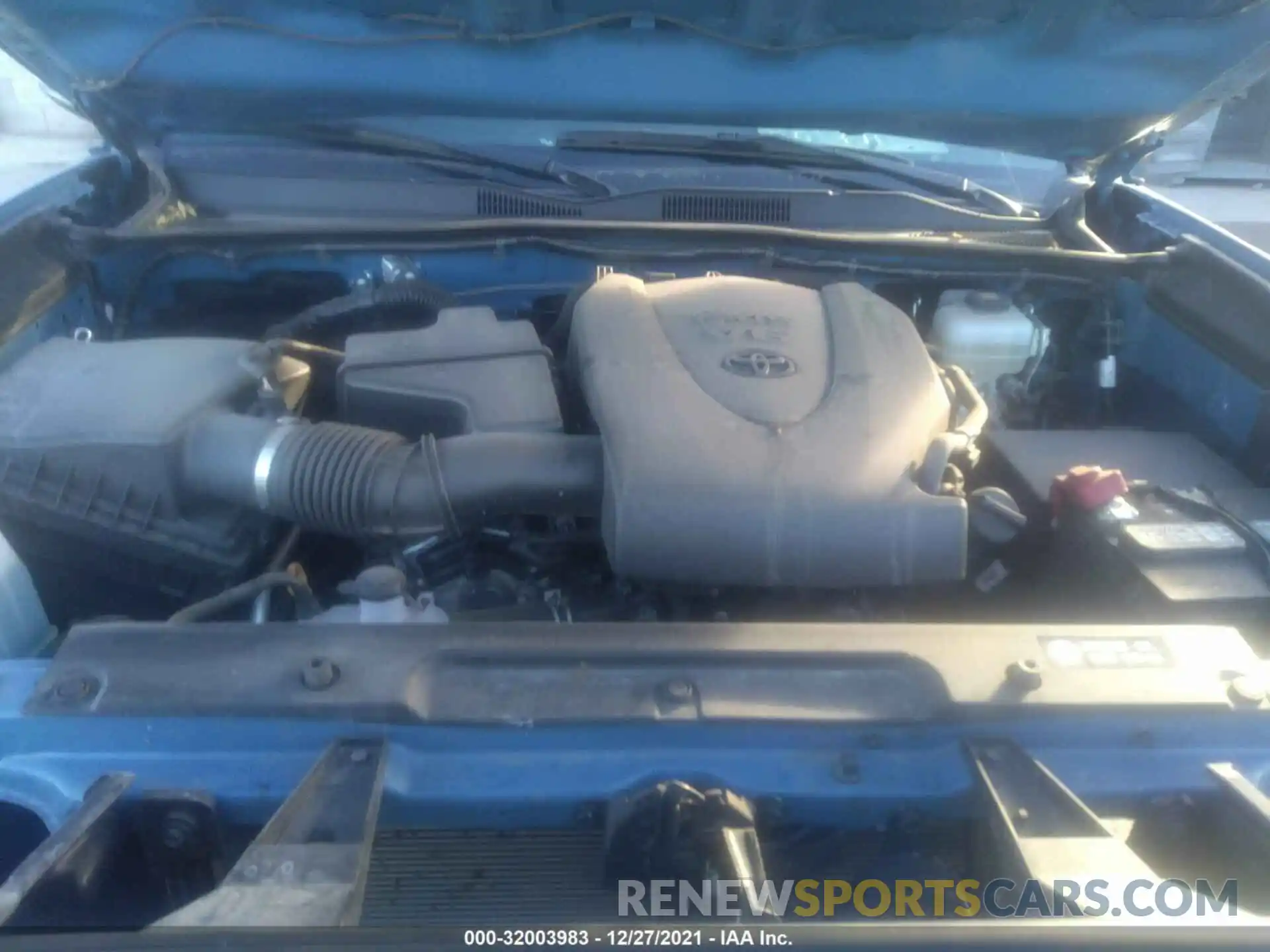 10 Photograph of a damaged car 3TMCZ5AN1KM259980 TOYOTA TACOMA 4WD 2019