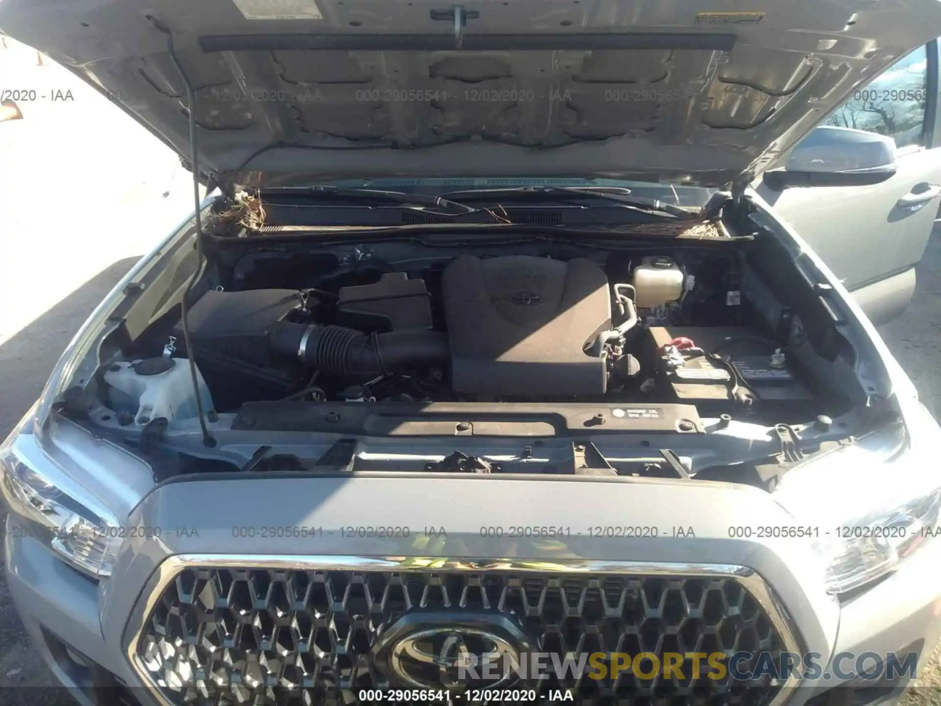 10 Photograph of a damaged car 3TMCZ5AN1KM265925 TOYOTA TACOMA 4WD 2019