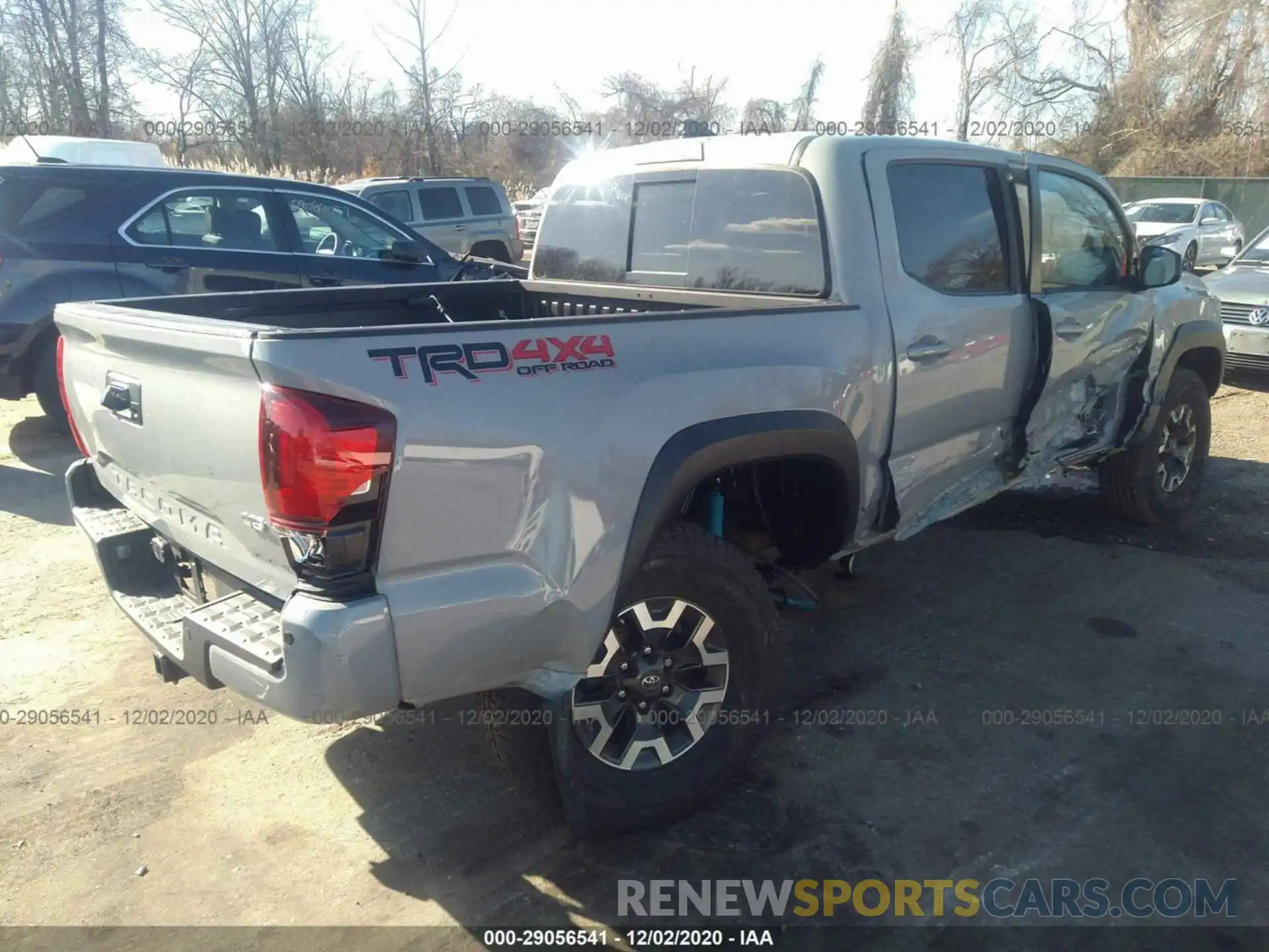 4 Photograph of a damaged car 3TMCZ5AN1KM265925 TOYOTA TACOMA 4WD 2019