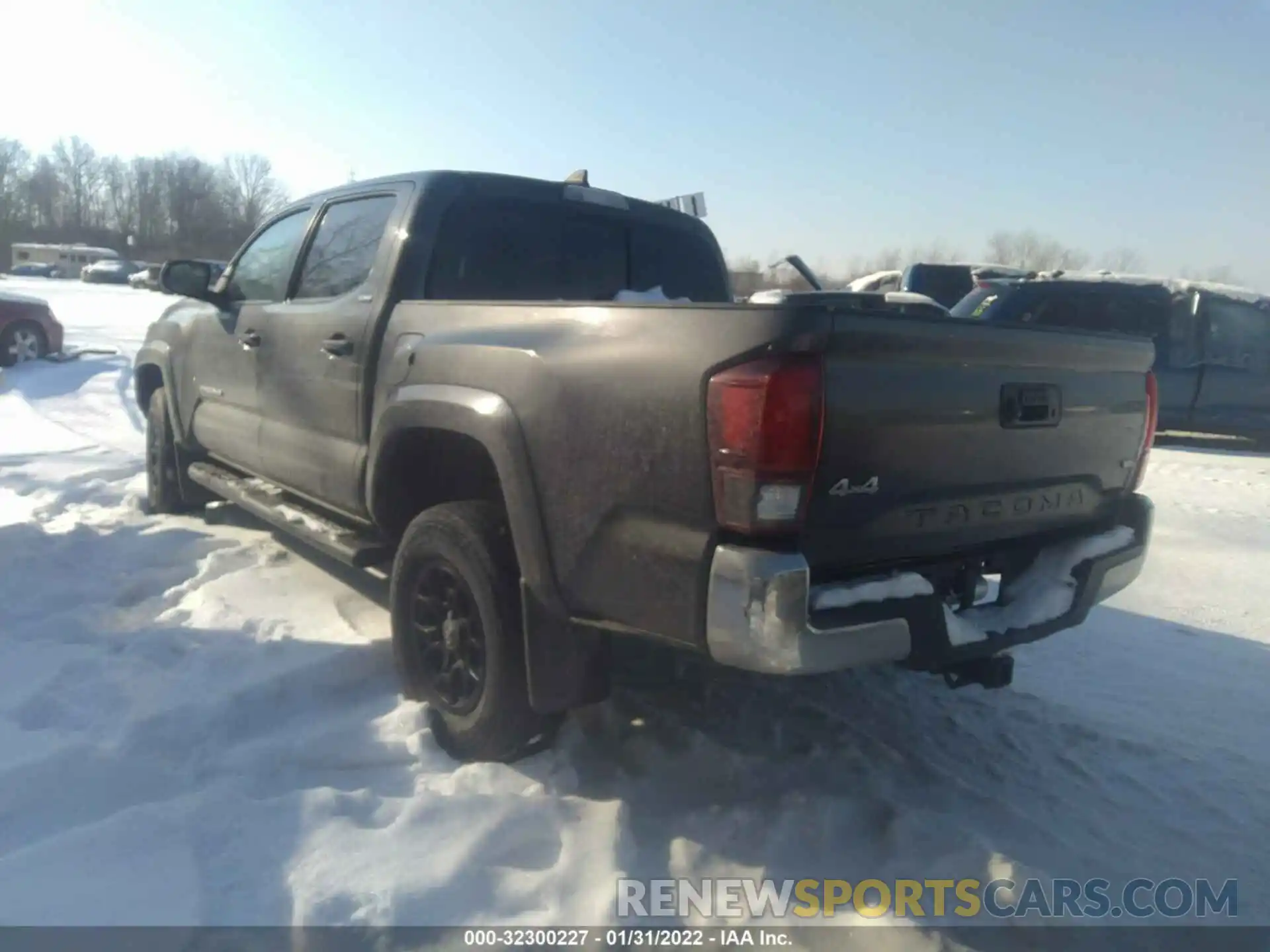 3 Фотография поврежденного автомобиля 3TMCZ5AN1KM268291 TOYOTA TACOMA 4WD 2019