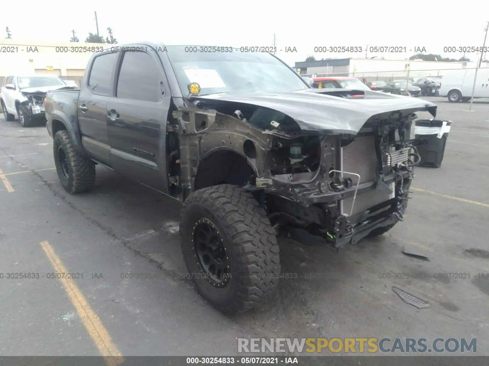 1 Photograph of a damaged car 3TMCZ5AN1KM275337 TOYOTA TACOMA 4WD 2019