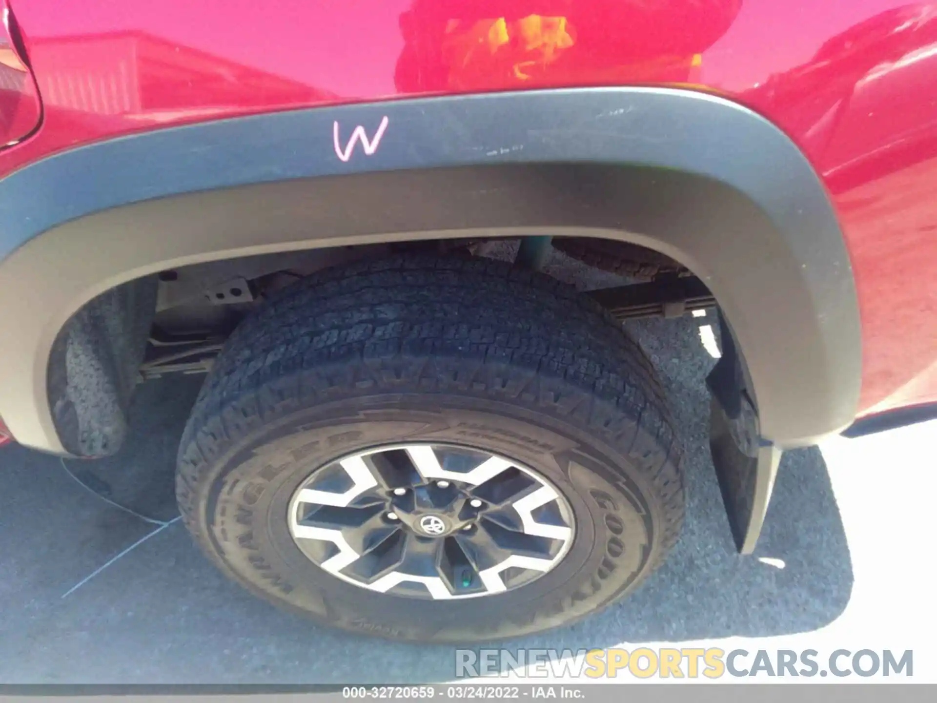 13 Photograph of a damaged car 3TMCZ5AN1KM281591 TOYOTA TACOMA 4WD 2019