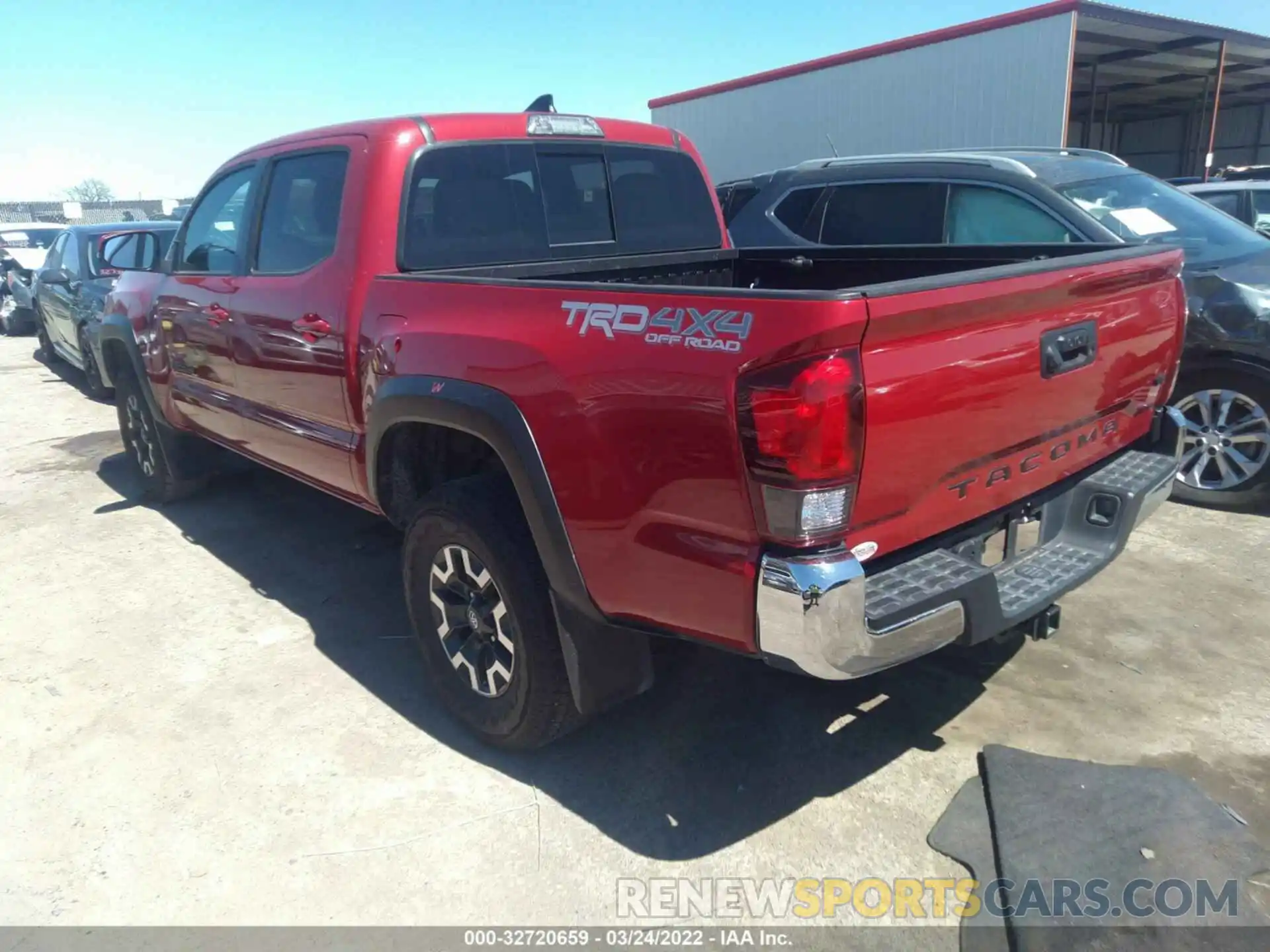 3 Photograph of a damaged car 3TMCZ5AN1KM281591 TOYOTA TACOMA 4WD 2019