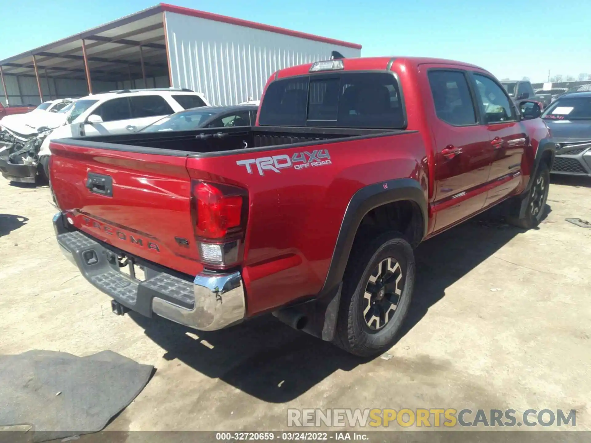 4 Photograph of a damaged car 3TMCZ5AN1KM281591 TOYOTA TACOMA 4WD 2019