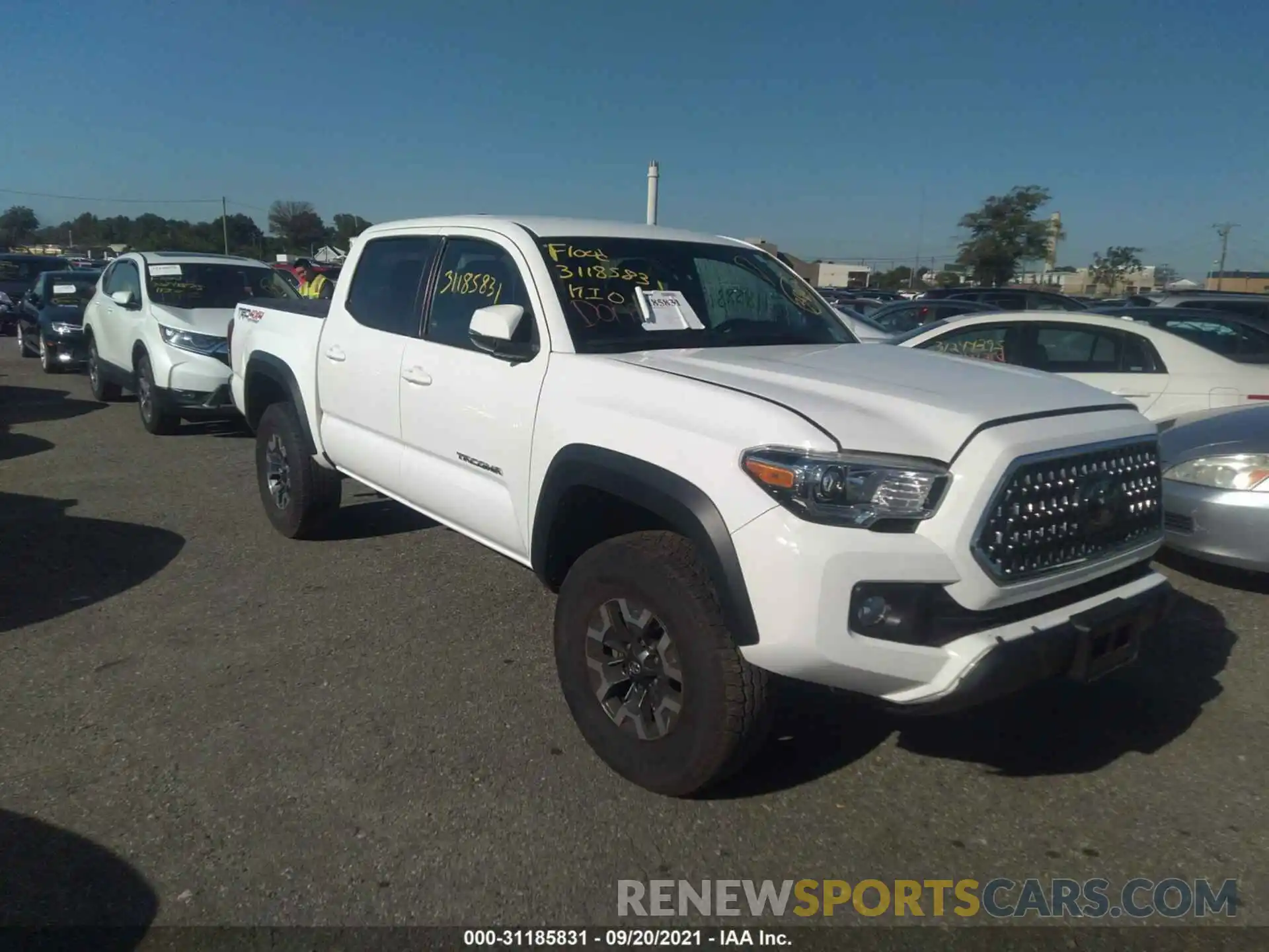 1 Фотография поврежденного автомобиля 3TMCZ5AN1KM282708 TOYOTA TACOMA 4WD 2019